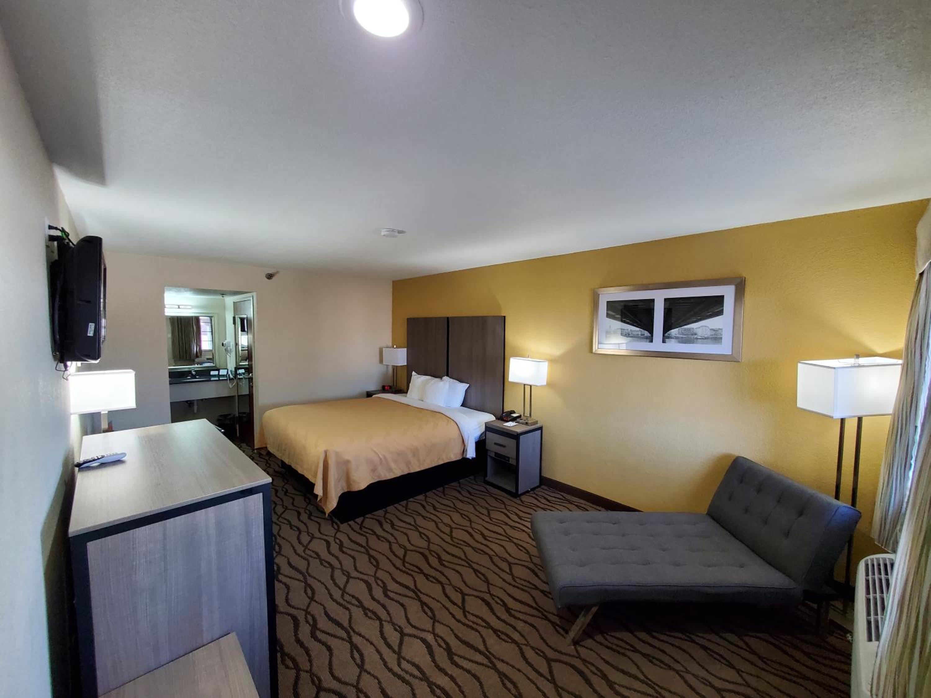 Fort Stockton Vacations - Quality Inn - Property Image 4