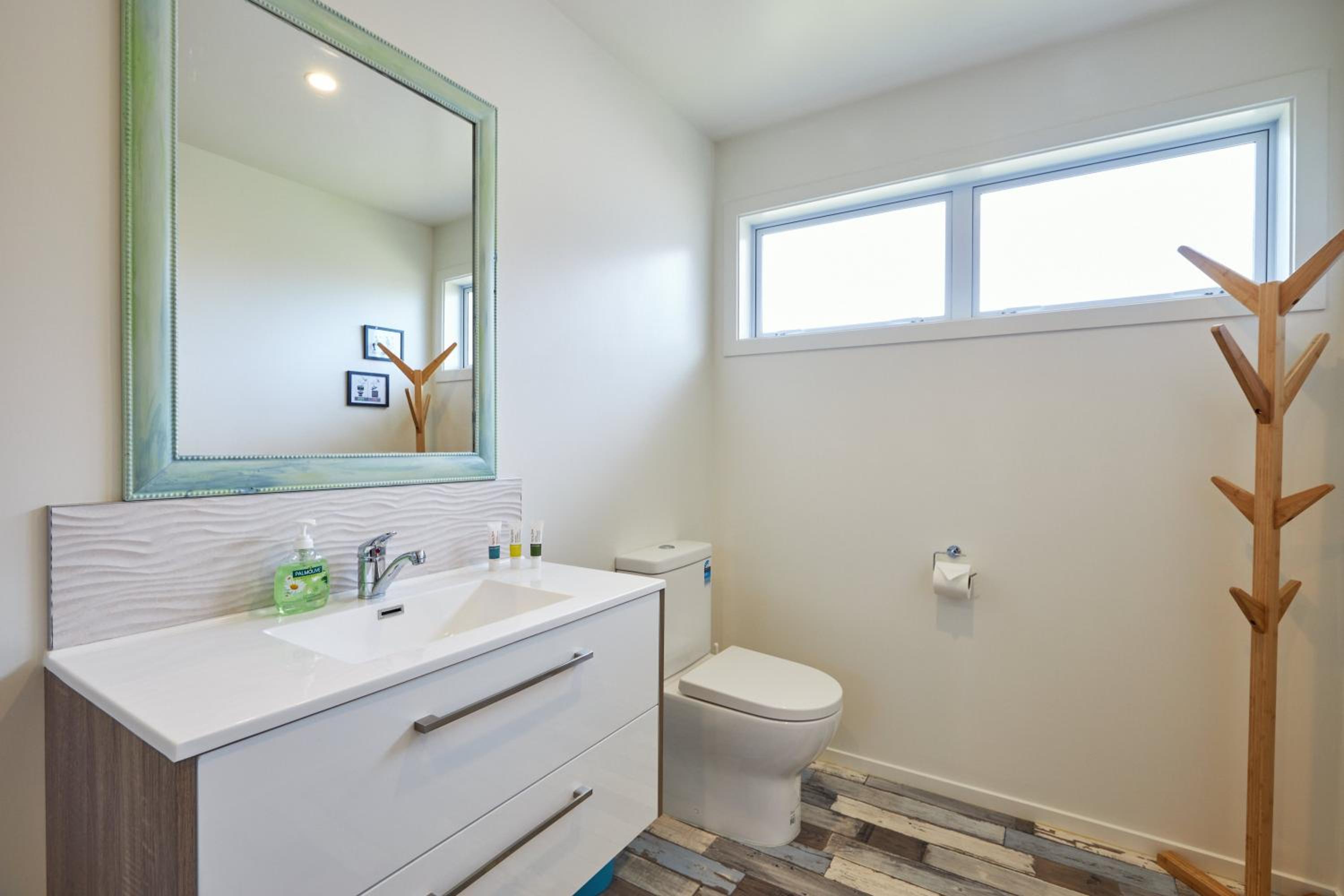 Classic Charm, Sea & Mountain Views, Family Fun - KK95170