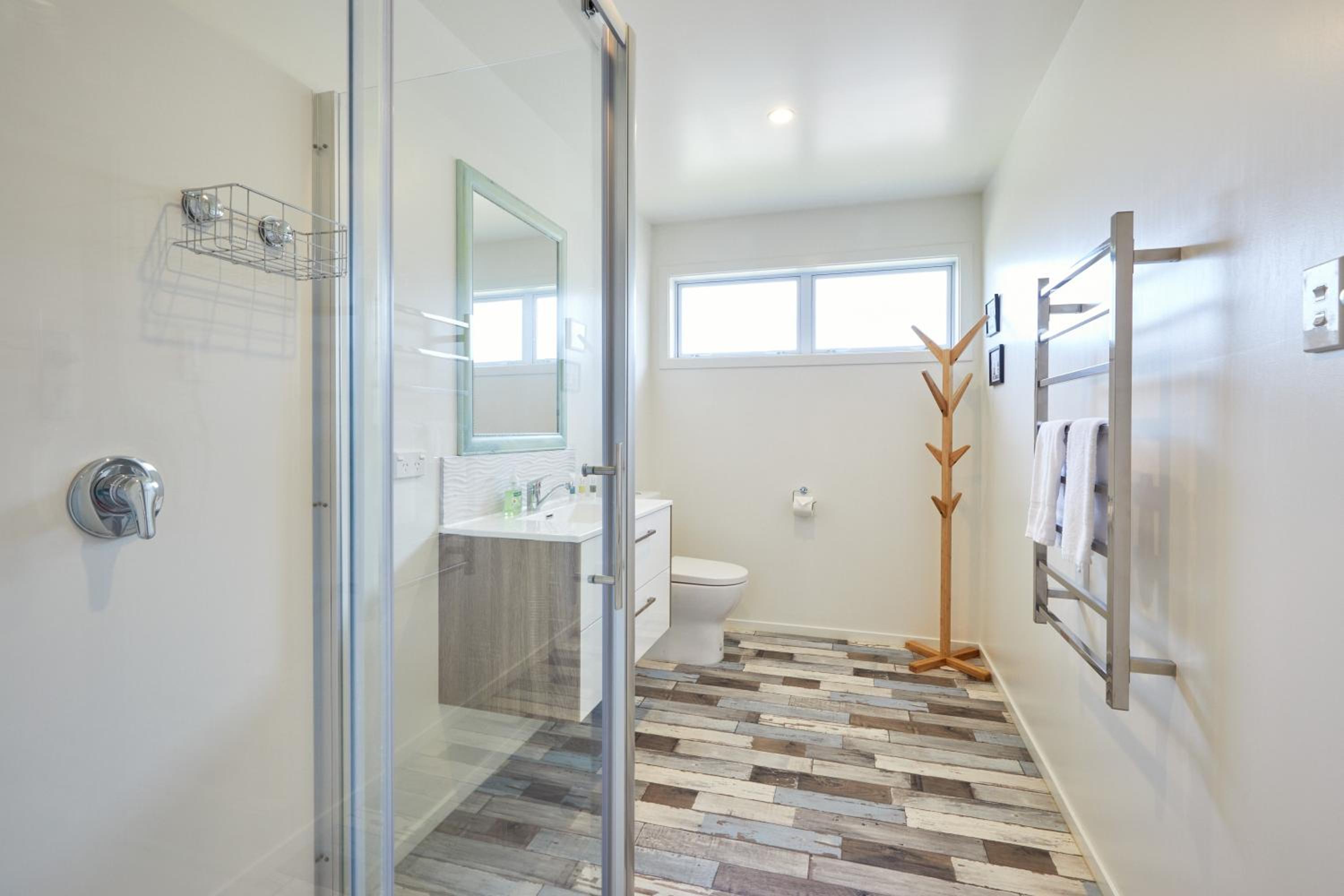 Classic Charm, Sea & Mountain Views, Family Fun - KK95170