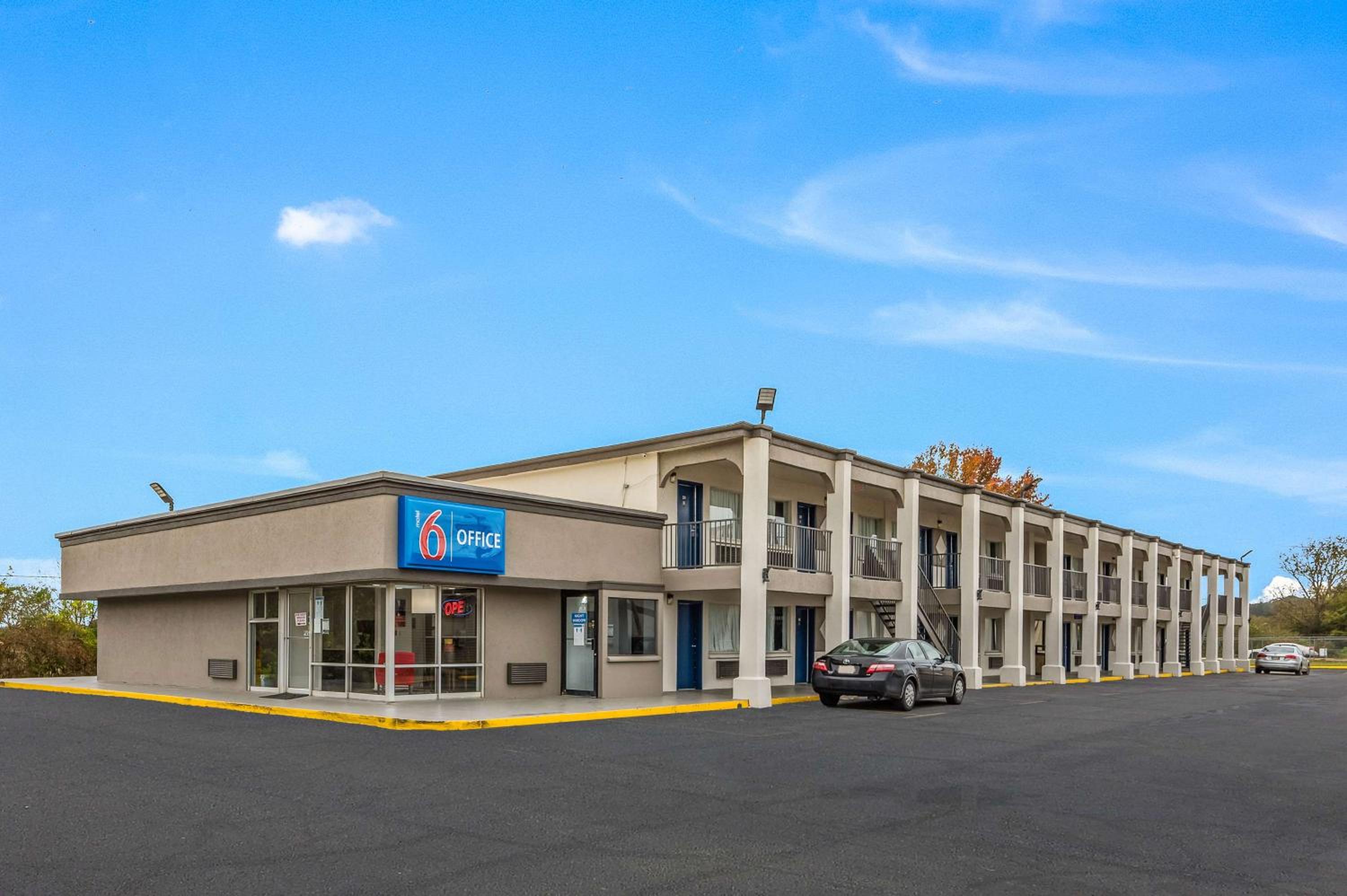 Tupelo Vacations - Motel 6-Tupelo, MS - Downtown - Property Image 31