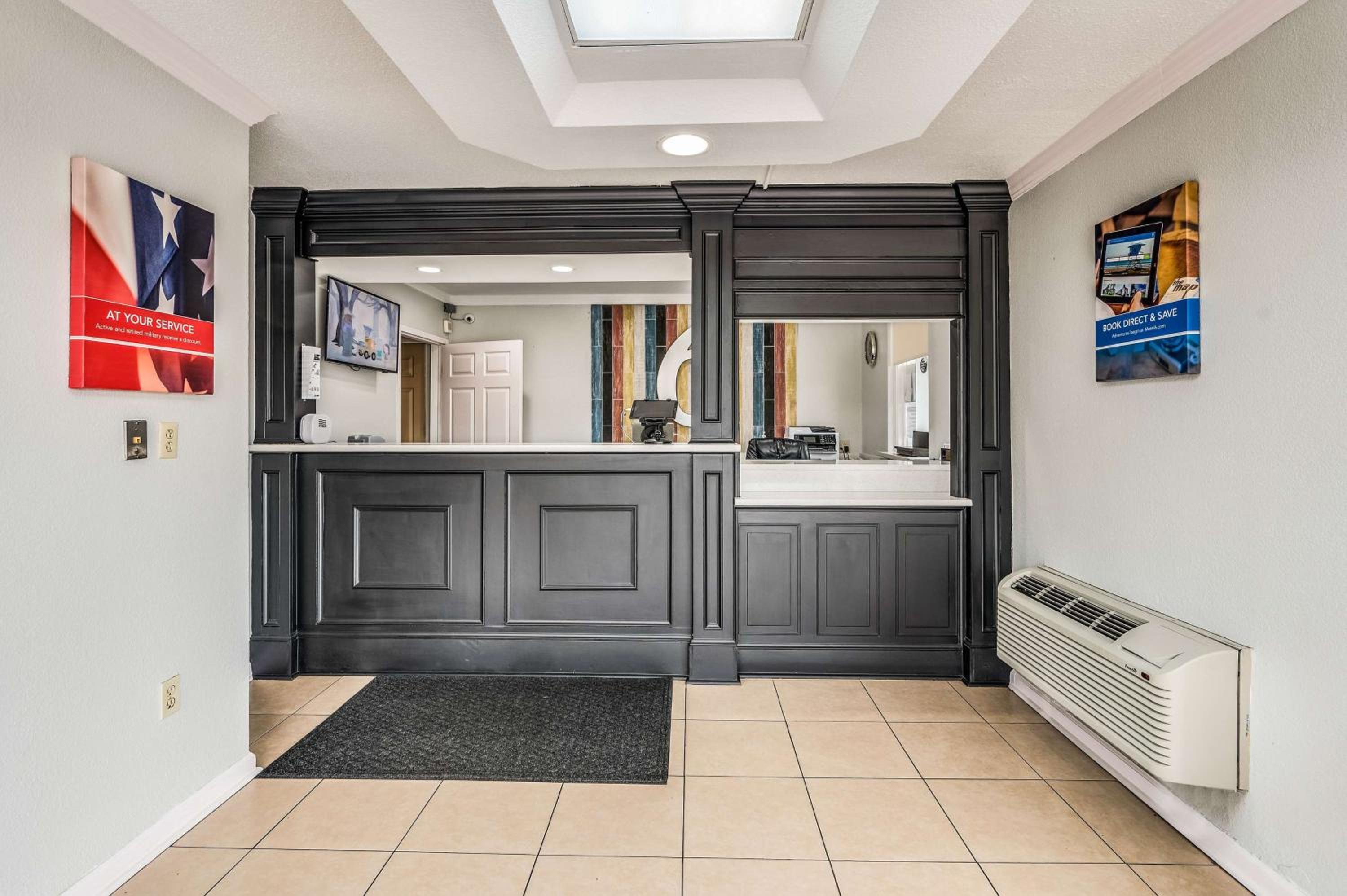 Tupelo Vacations - Motel 6-Tupelo, MS - Downtown - Property Image 4