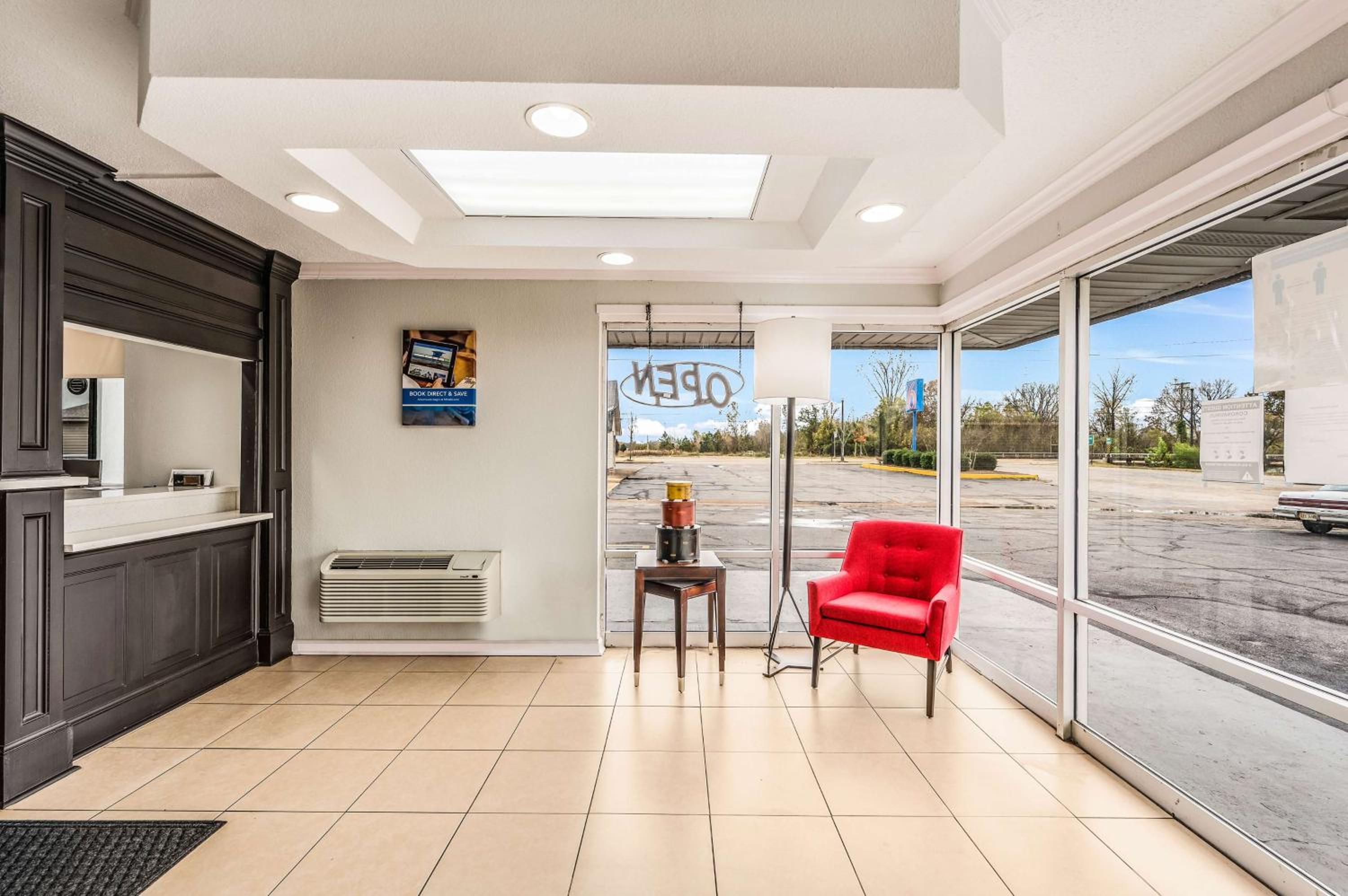 Tupelo Vacations - Motel 6-Tupelo, MS - Downtown - Property Image 5