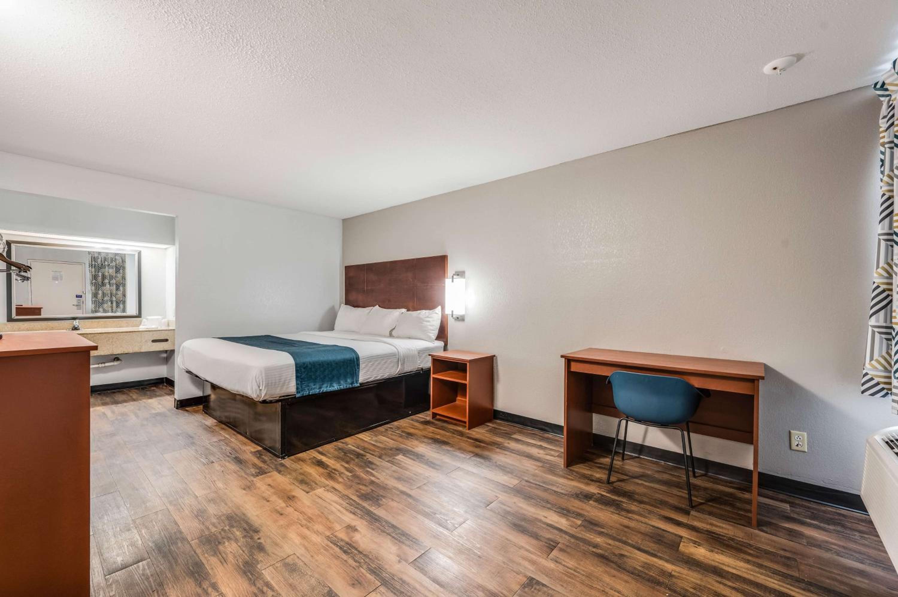 Tupelo Vacations - Motel 6-Tupelo, MS - Downtown - Property Image 25