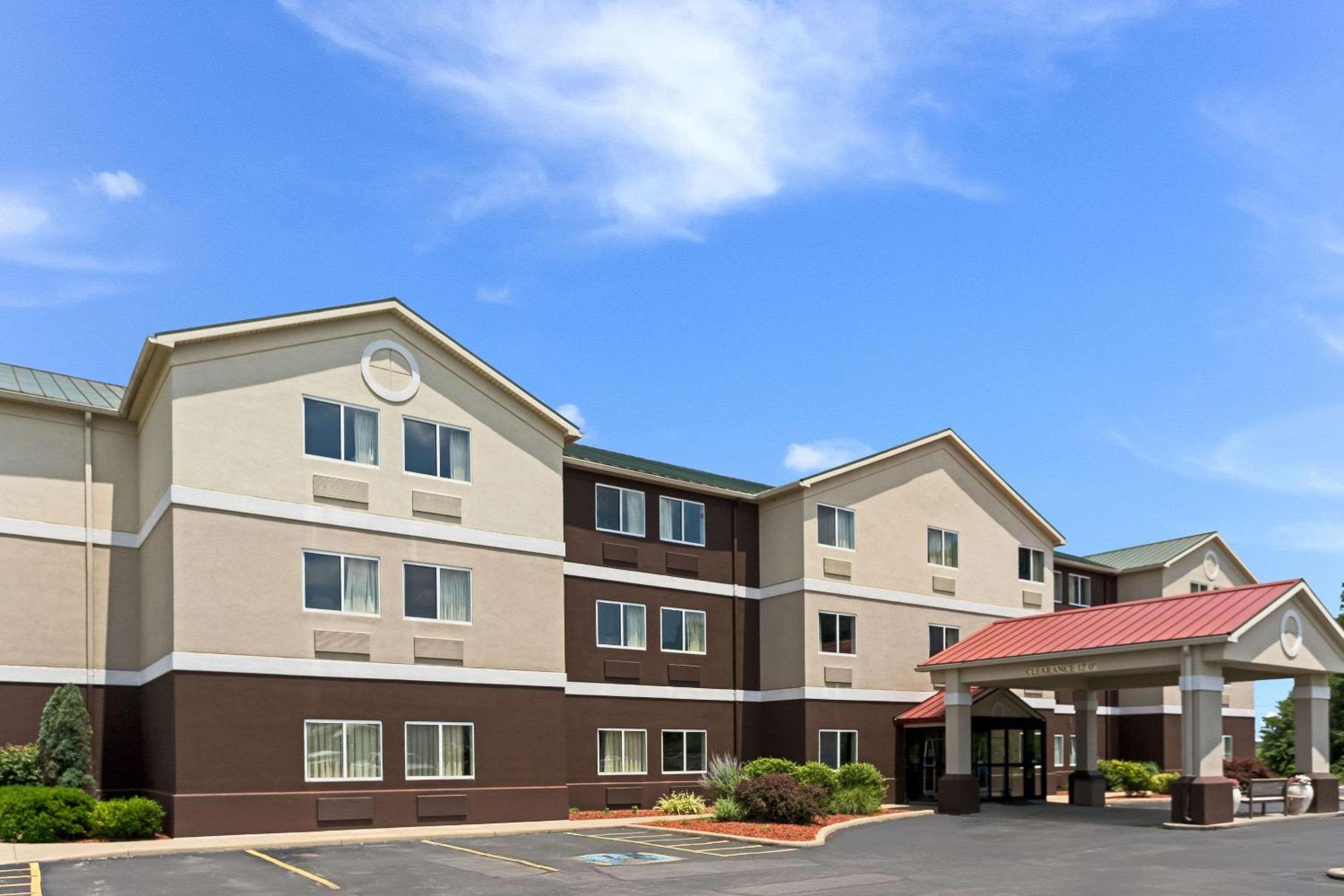 Quality Inn & Suites Ferdinand view 5