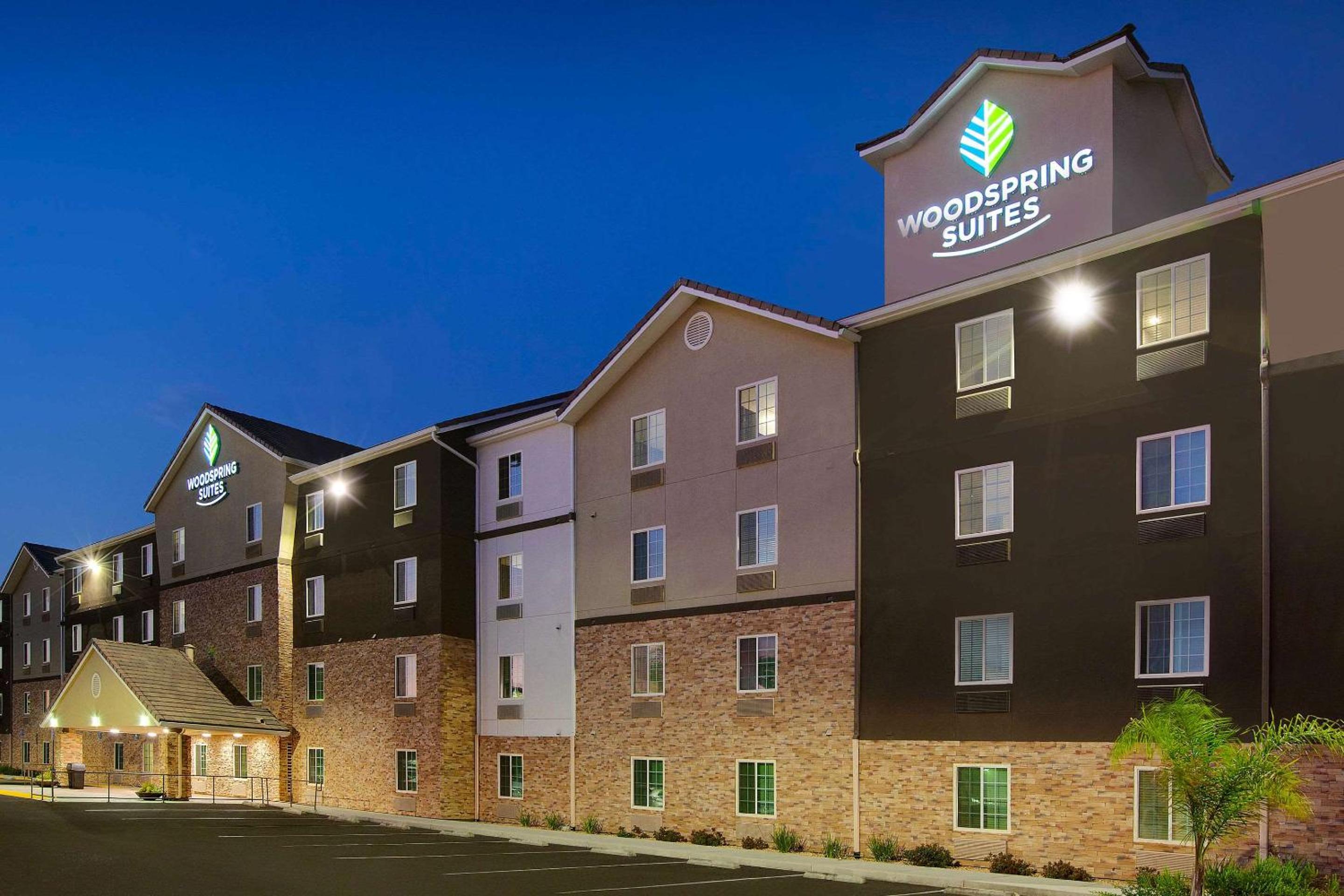 WoodSpring Suites Bakersfield East