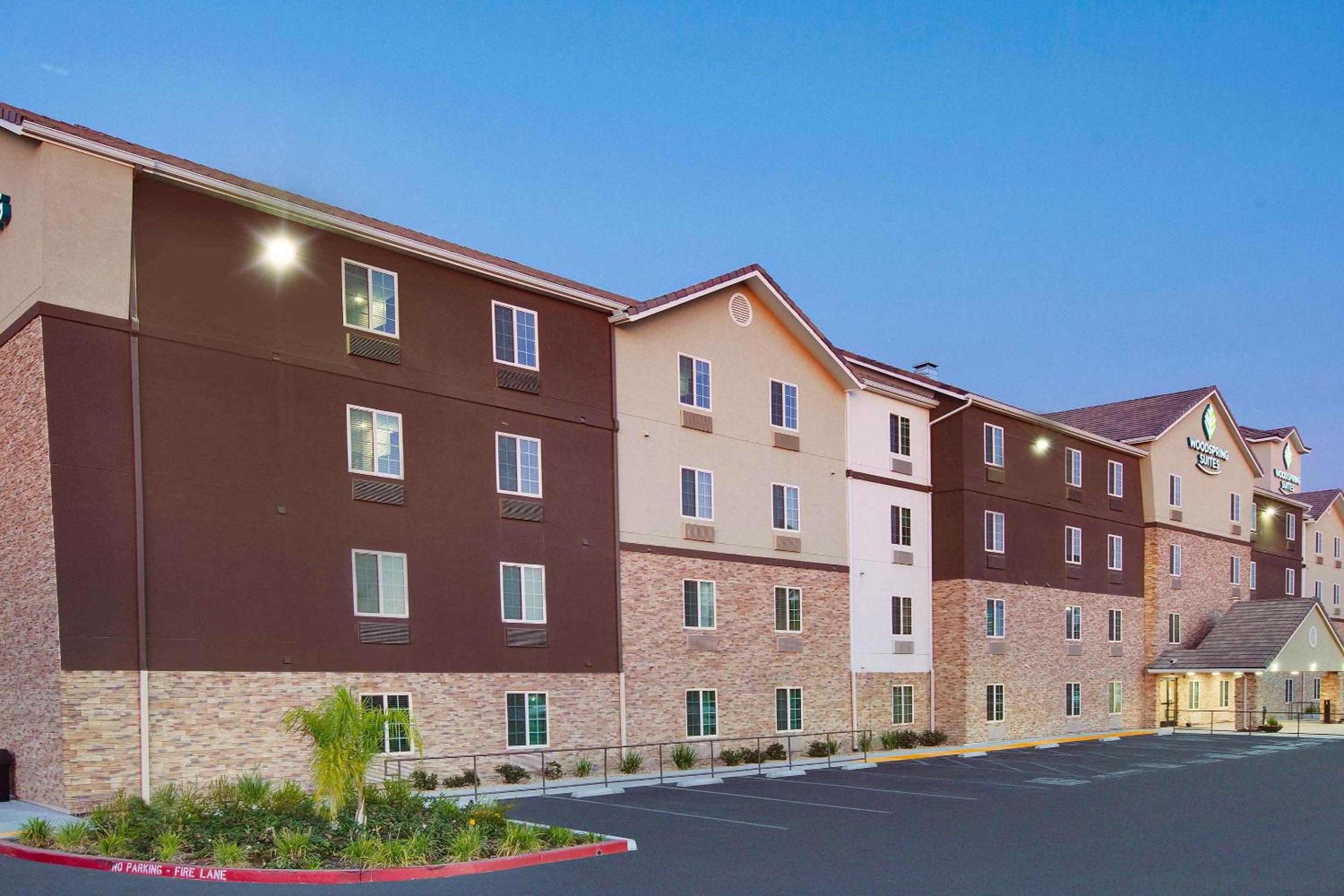 WoodSpring Suites Bakersfield East