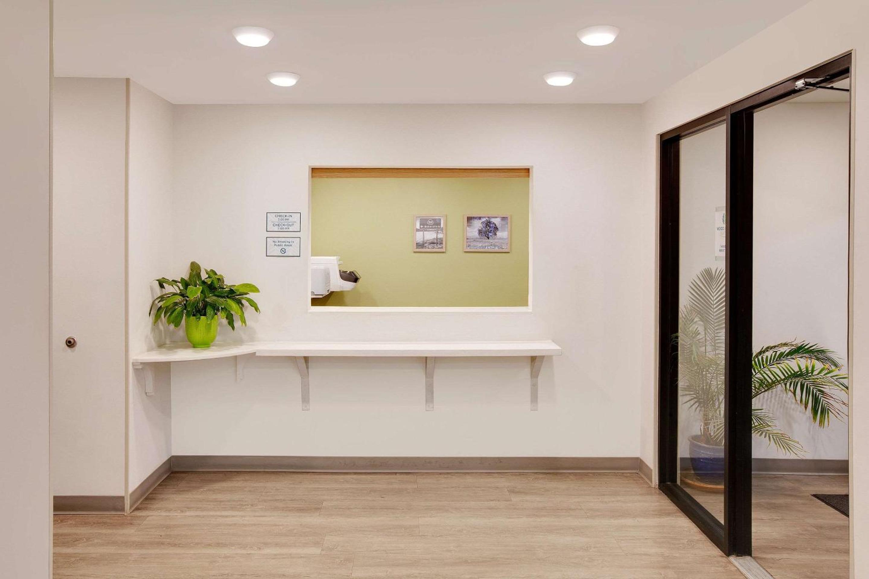 WoodSpring Suites Bakersfield East