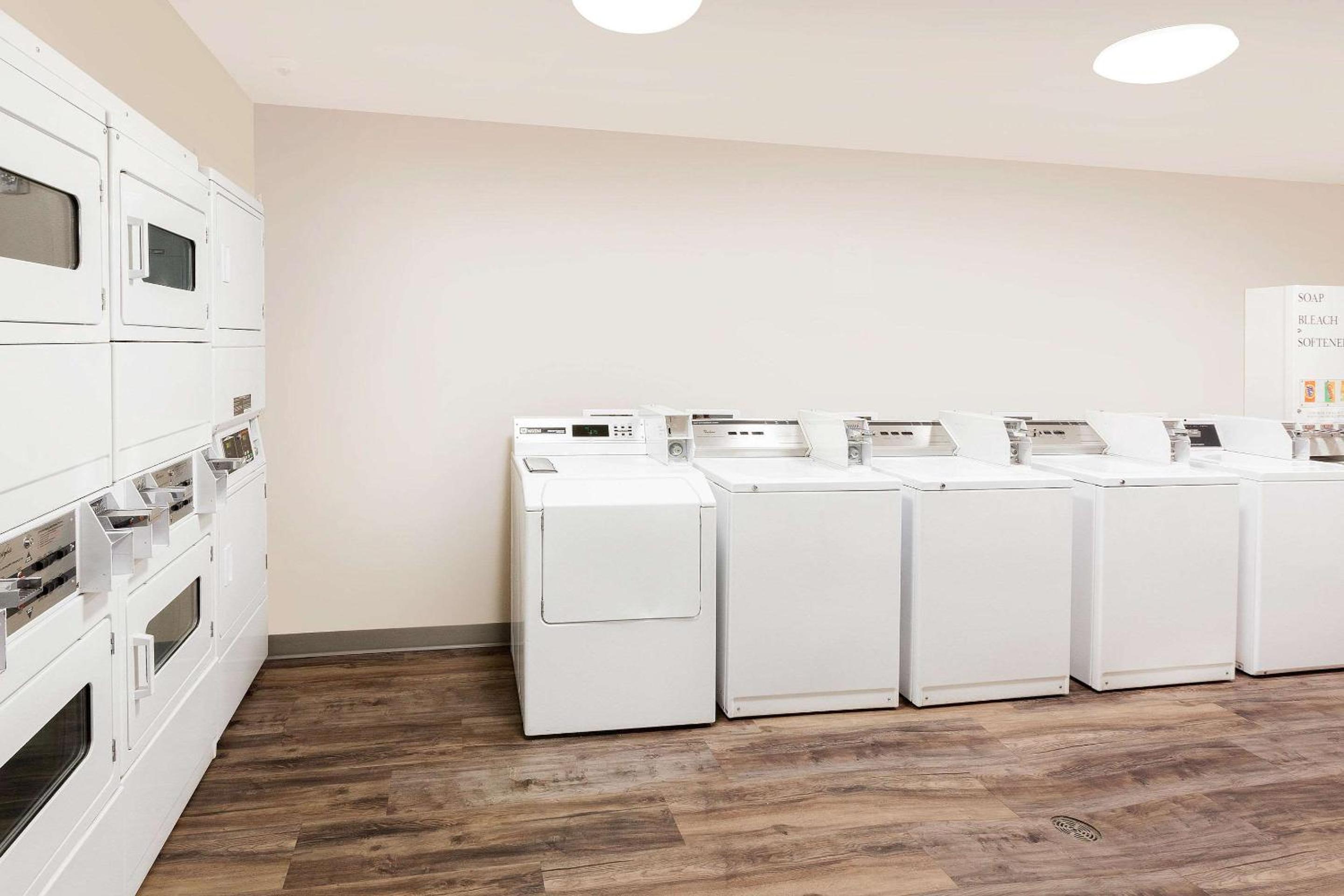 Sioux Falls Vacations - WoodSpring Suites Sioux Falls - Property Image 6