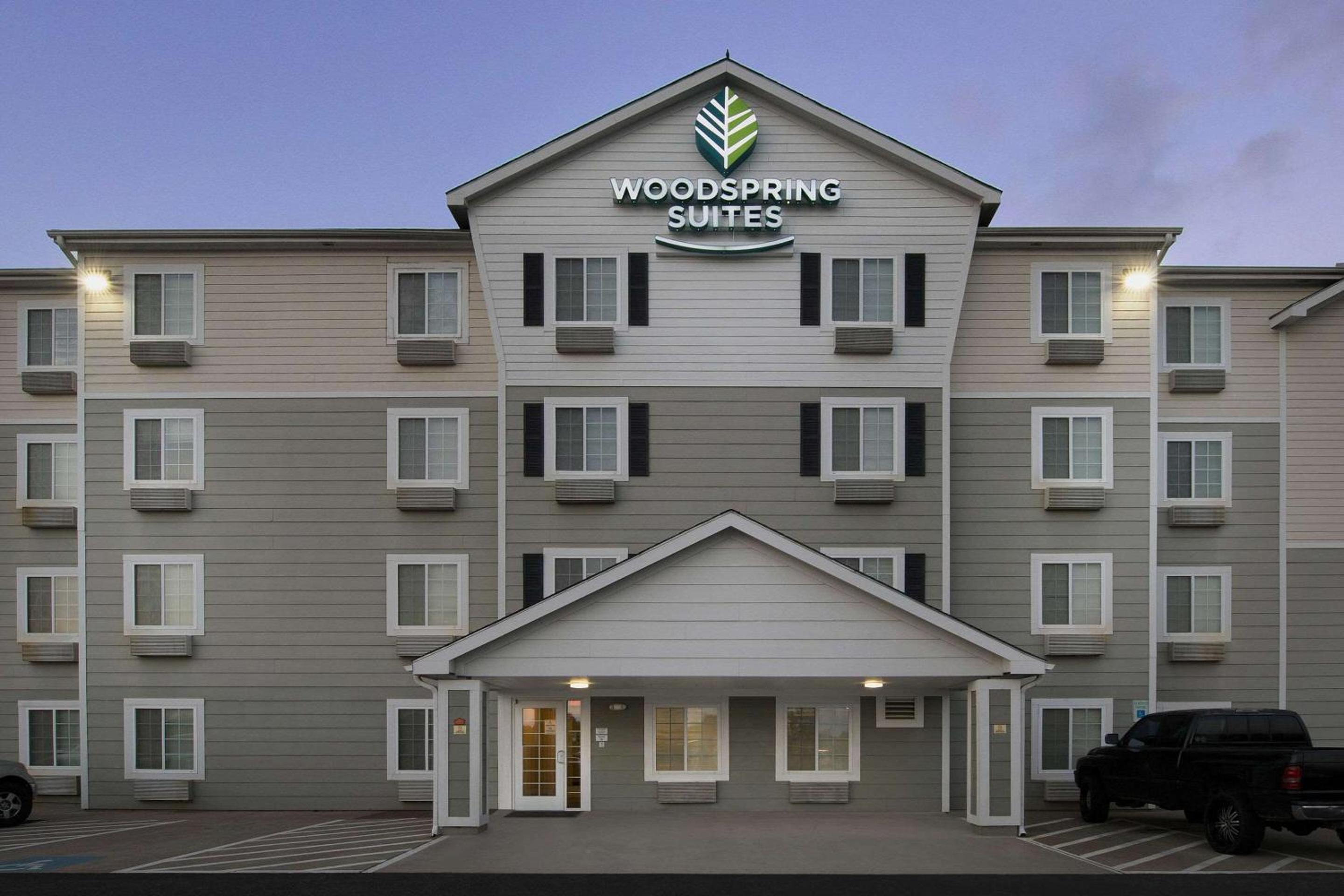 Hotel WoodSpring Suites Waco near University - Image 1
