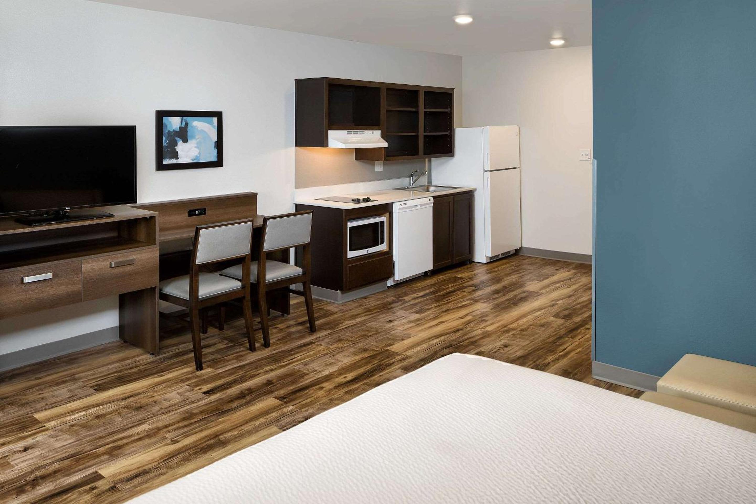 Woodspring Suites Houston IAH Airport