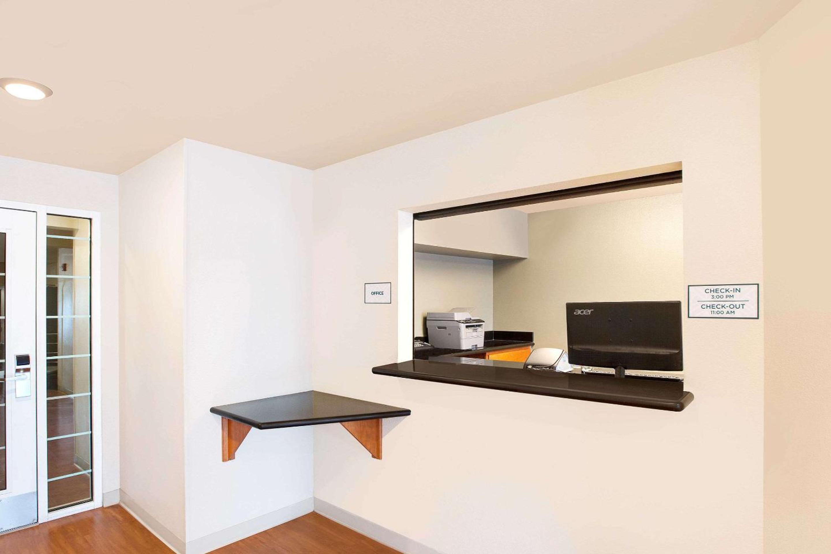 WoodSpring Suites College Station