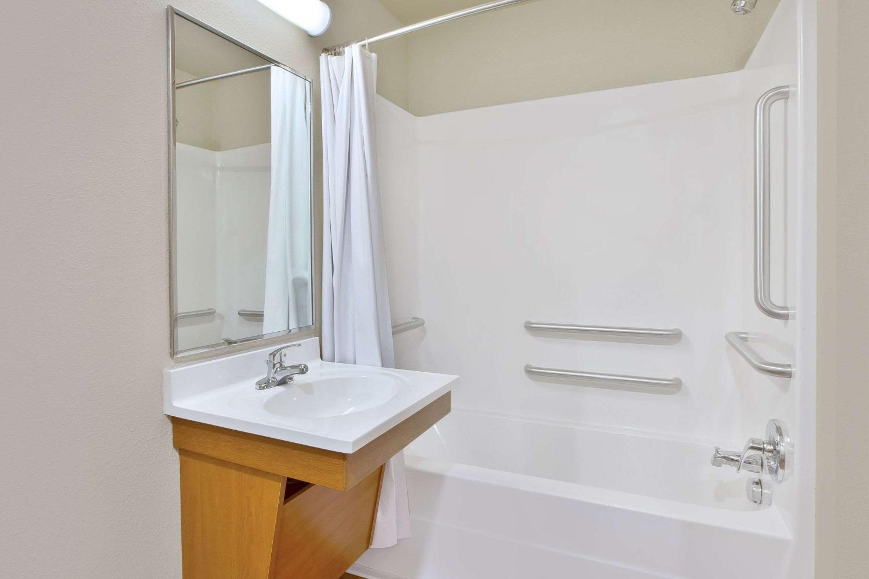WoodSpring Suites College Station