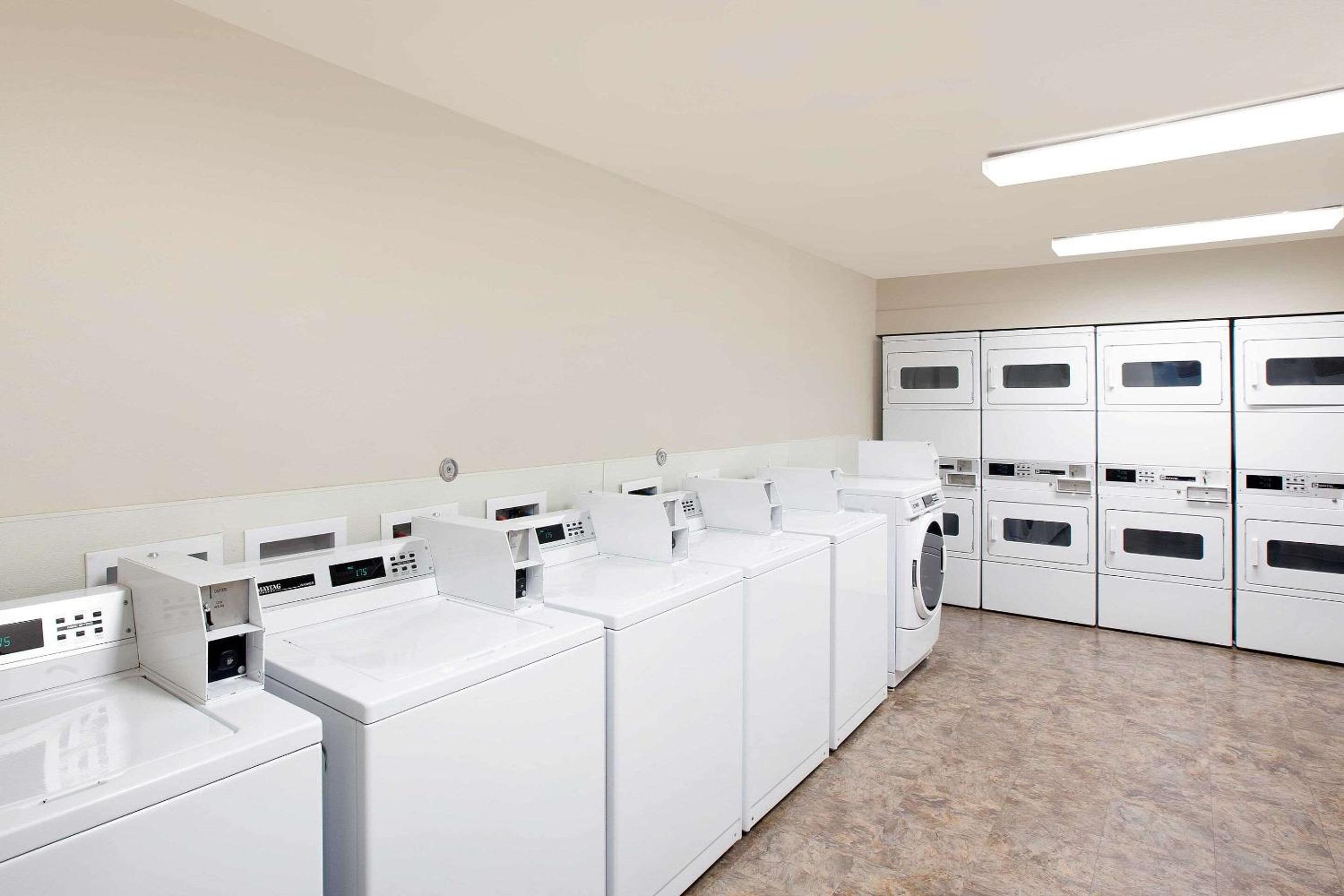 WoodSpring Suites College Station