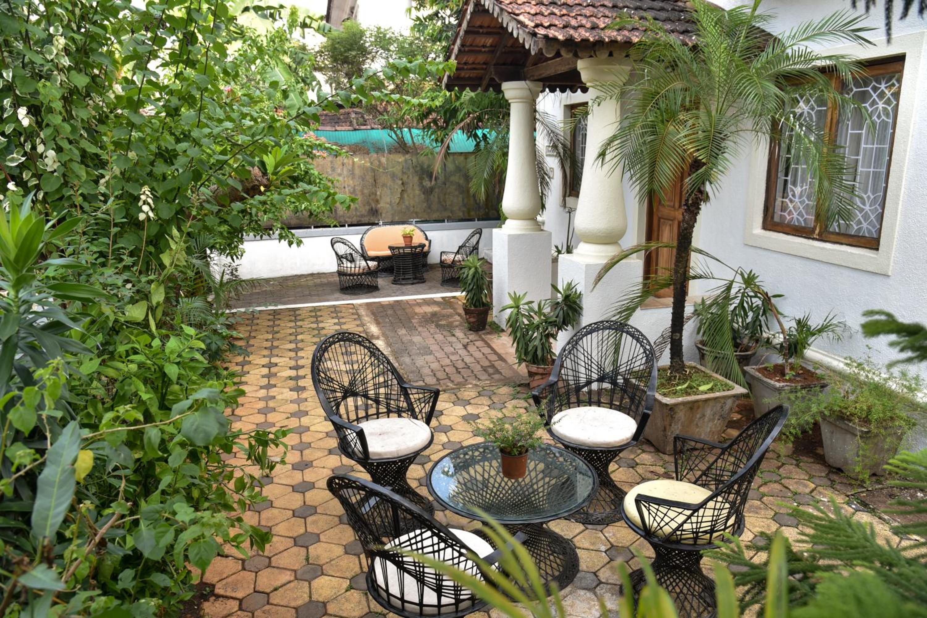 Villa Samaara3 Condolim Goa 500mts from Beach view 4
