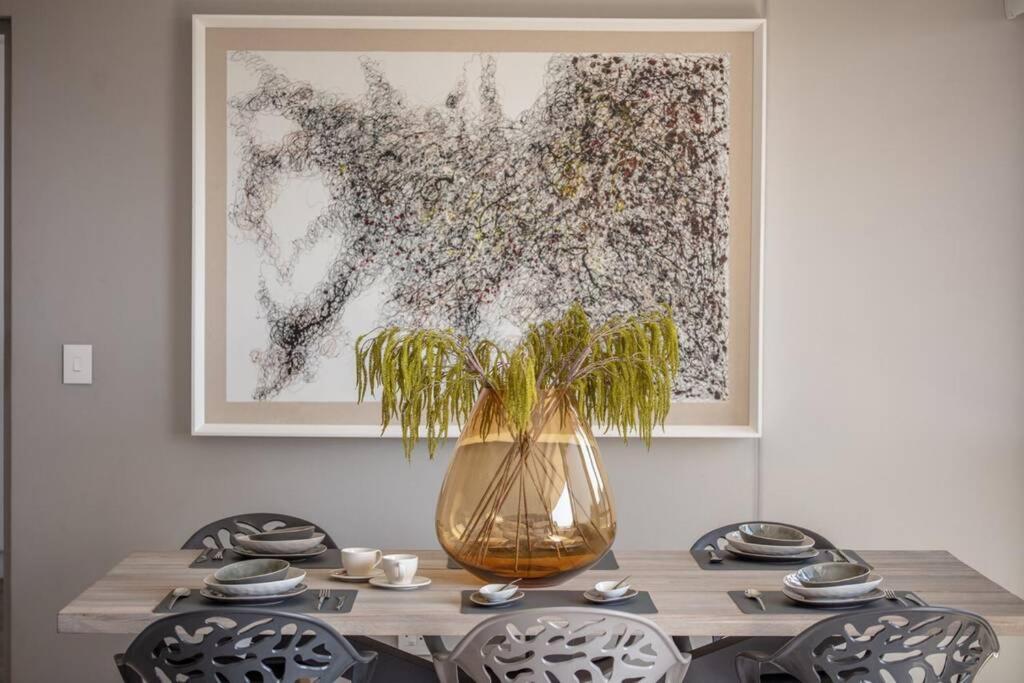 New Luxury Spacious Apartment