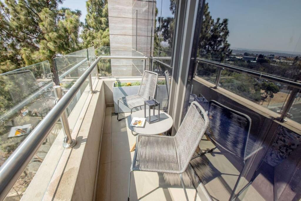 New Luxury Spacious Apartment