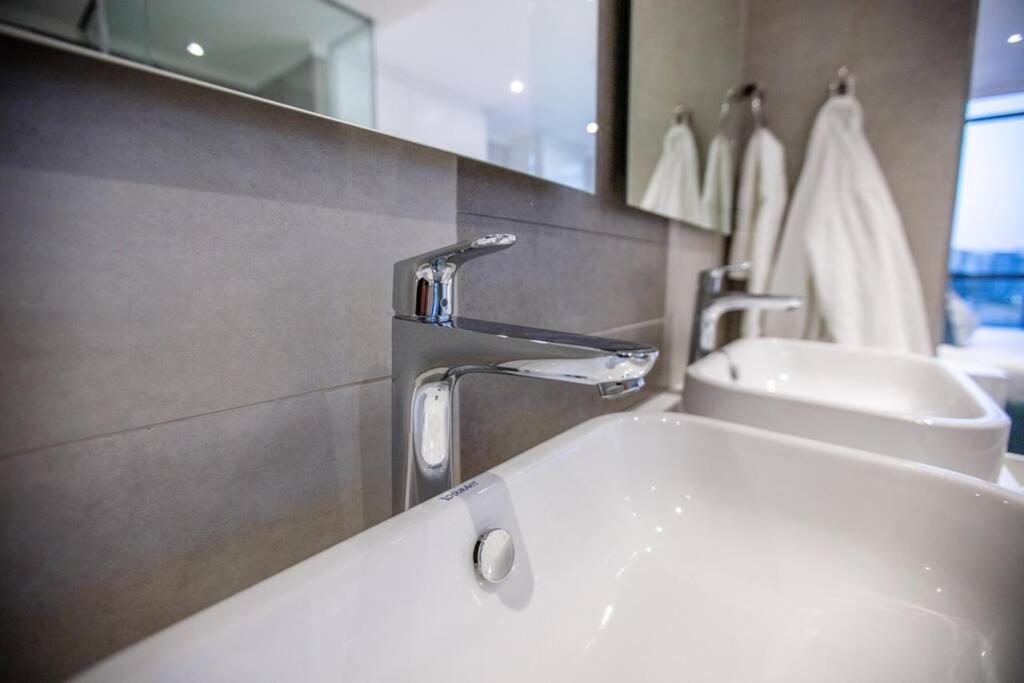 New Luxury Spacious Apartment