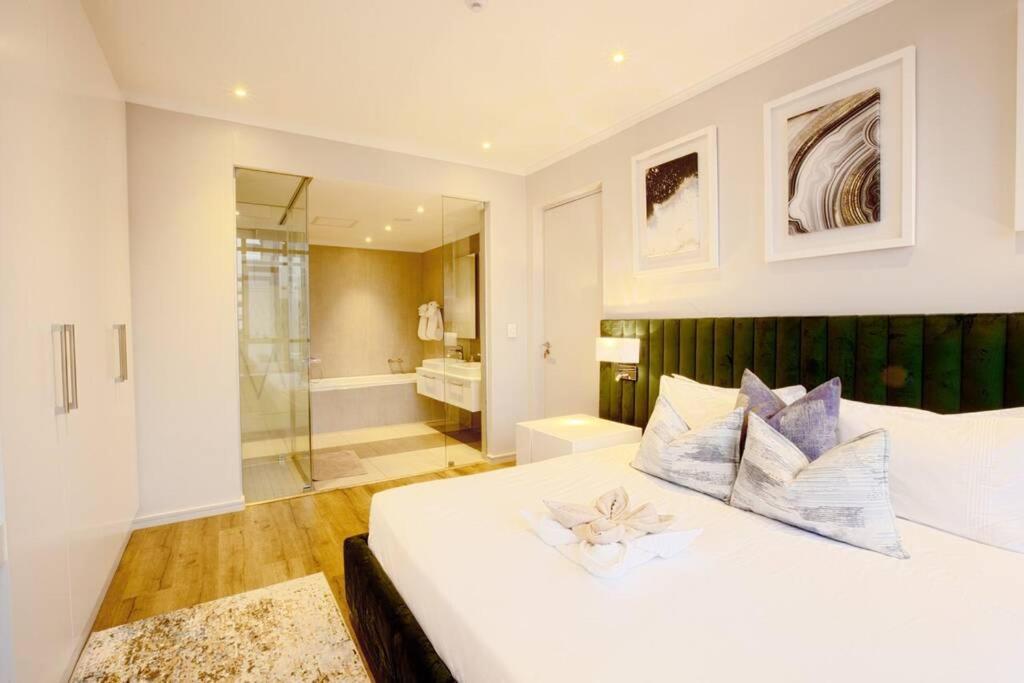 New Luxury Spacious Apartment