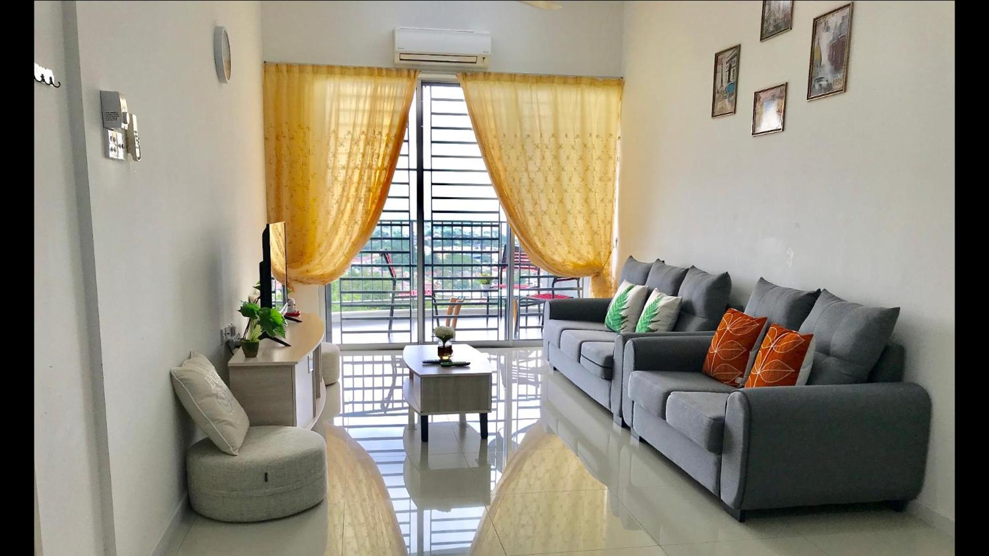 Taiping Rain Town Homestay太平雨城名宿 two car park view 4