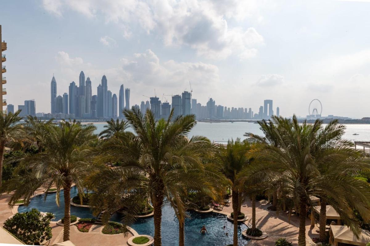 Frank Porter - Fairmont Palm Residences