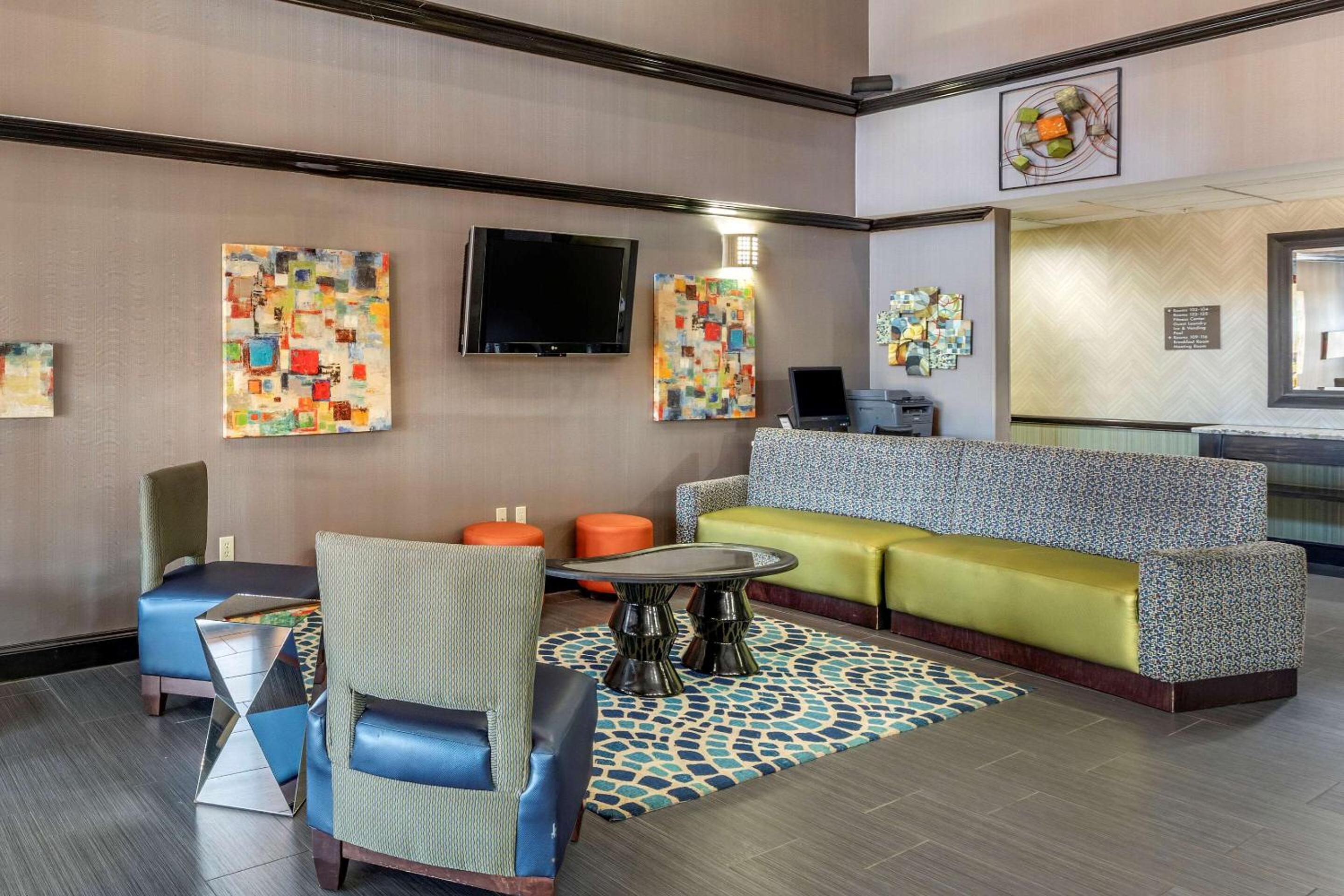 Comfort Inn & Suites Pauls Valley - City Lake view 2