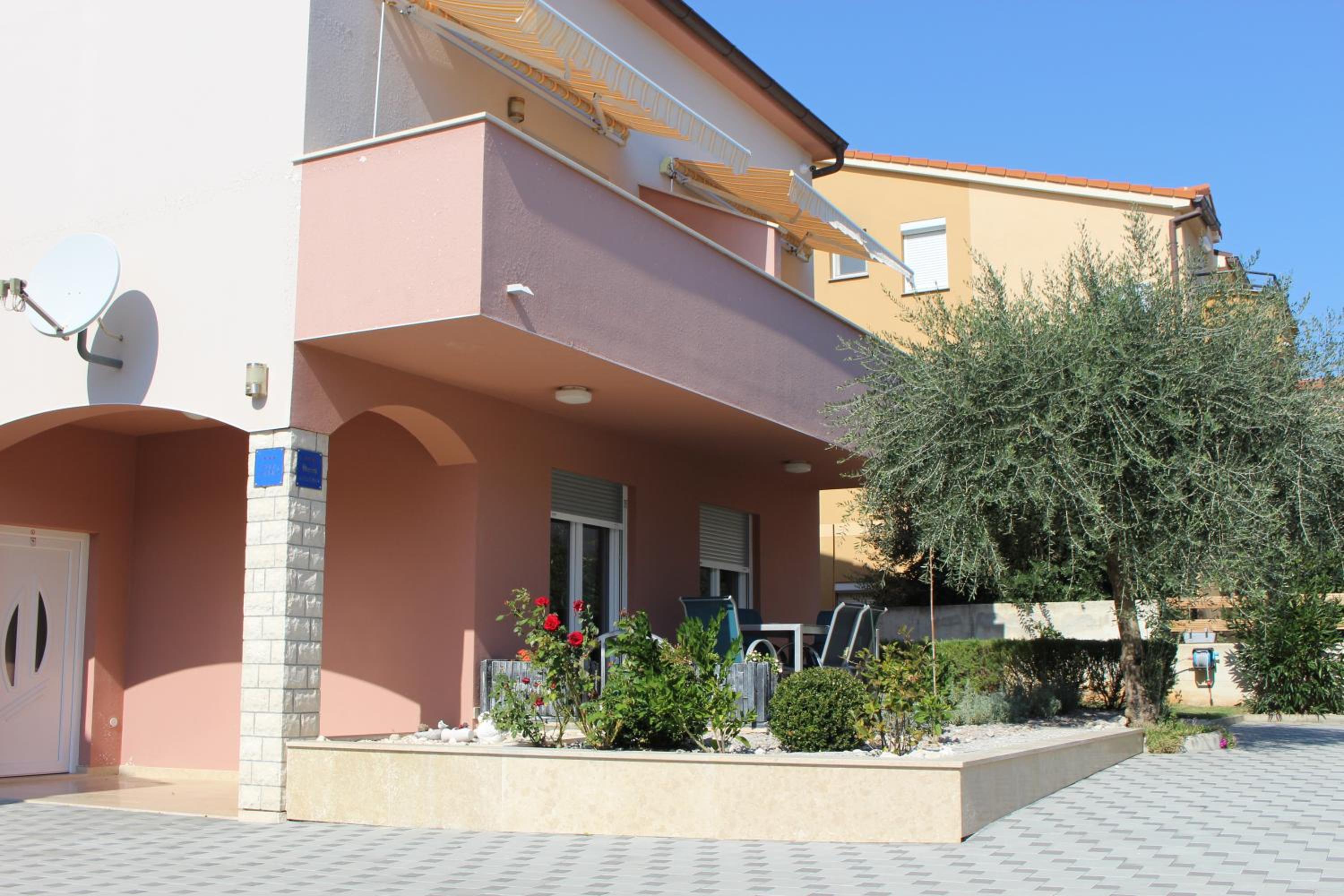 Photo 25