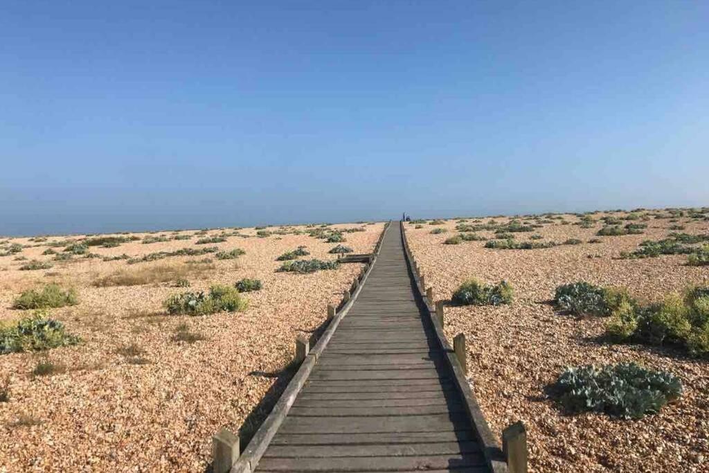 Charming original fishermans cottage on Dungeness beach view 3