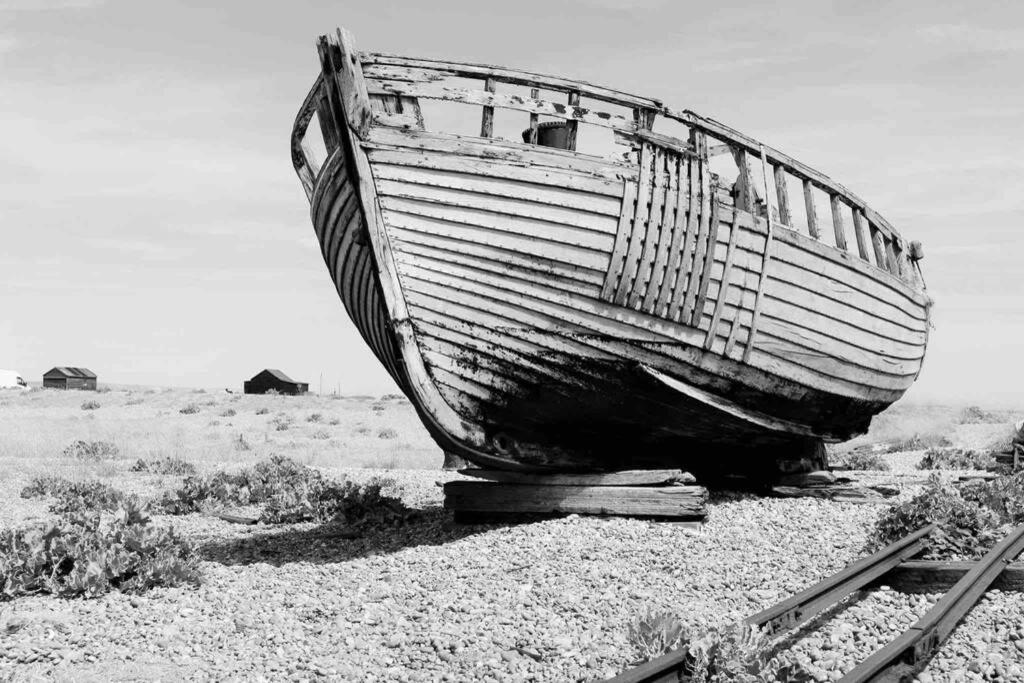 Charming original fishermans cottage on Dungeness beach view 5