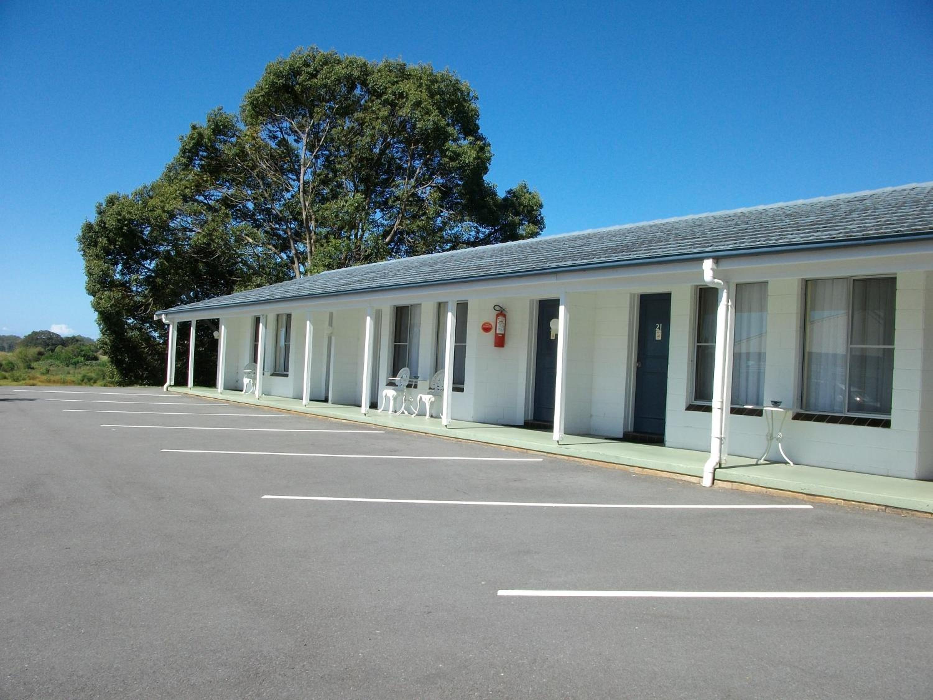 Colonial Court Motor Inn