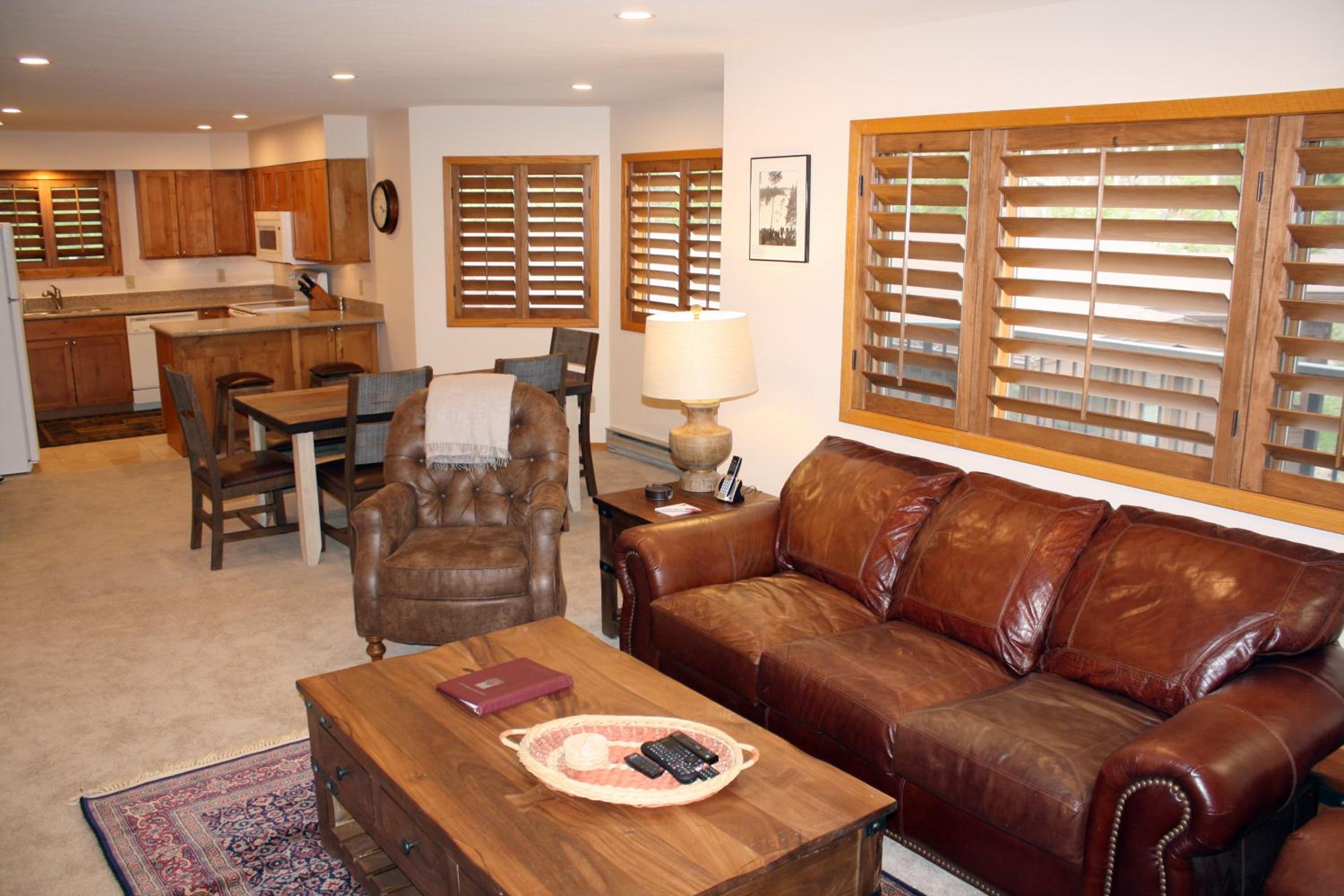 Hotel Woods Manor #302-A - Close to Main Street - Access to Indoor Hot Tub and Shuttle - Image 1