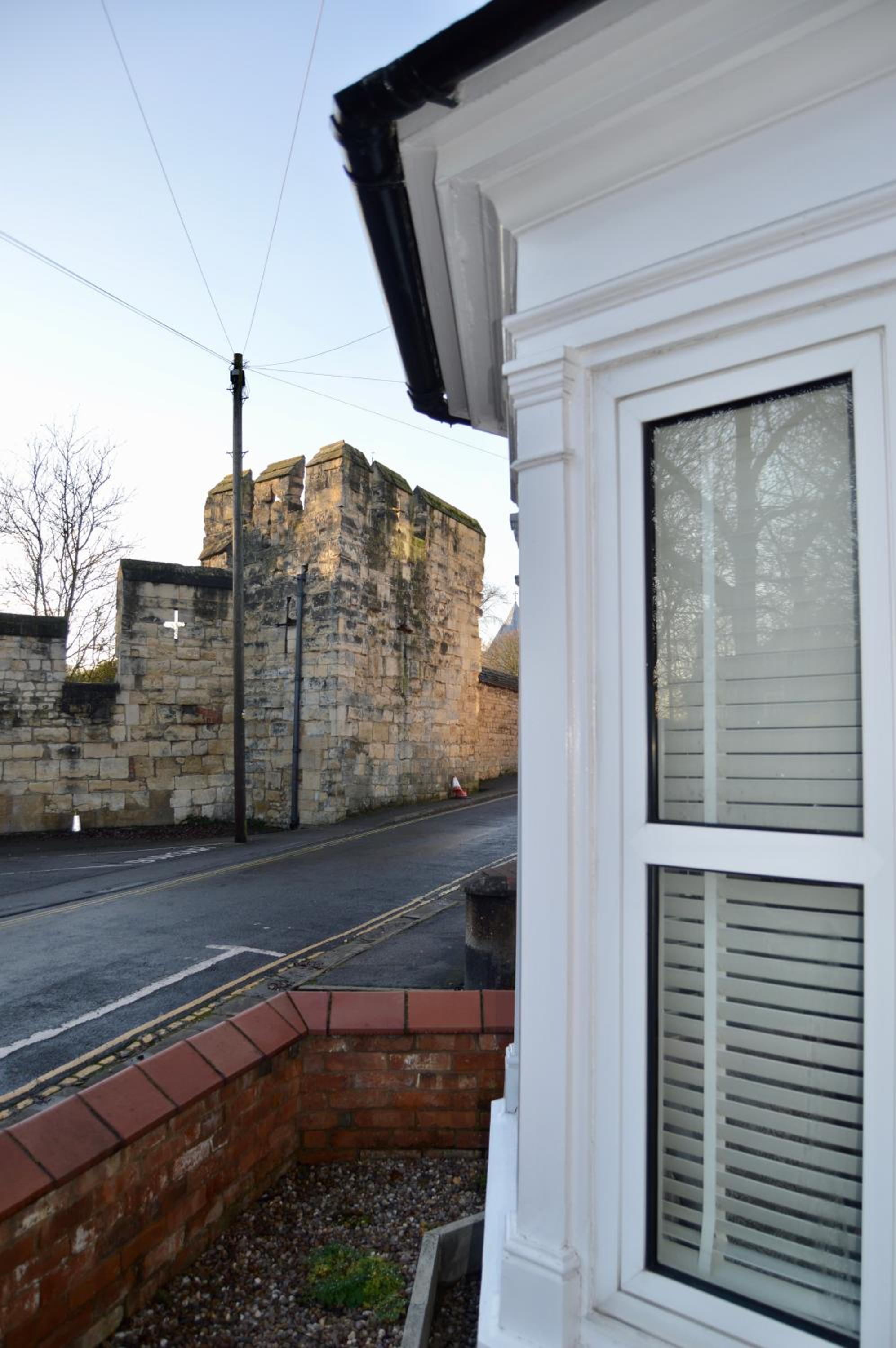 Cathedral Quarter House with free Secure Driveway Parking for 2 Cars, photo 41