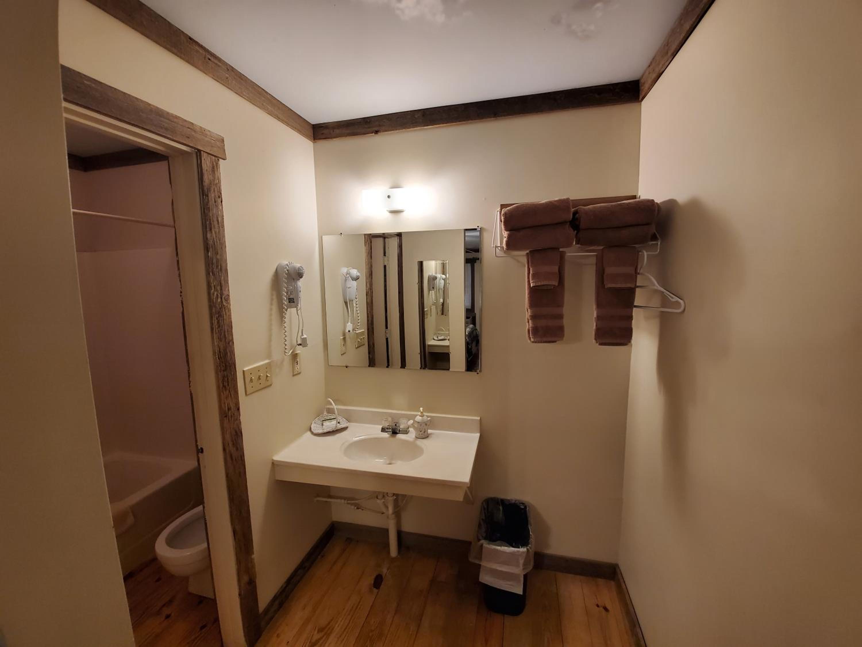 Jamesport Inn