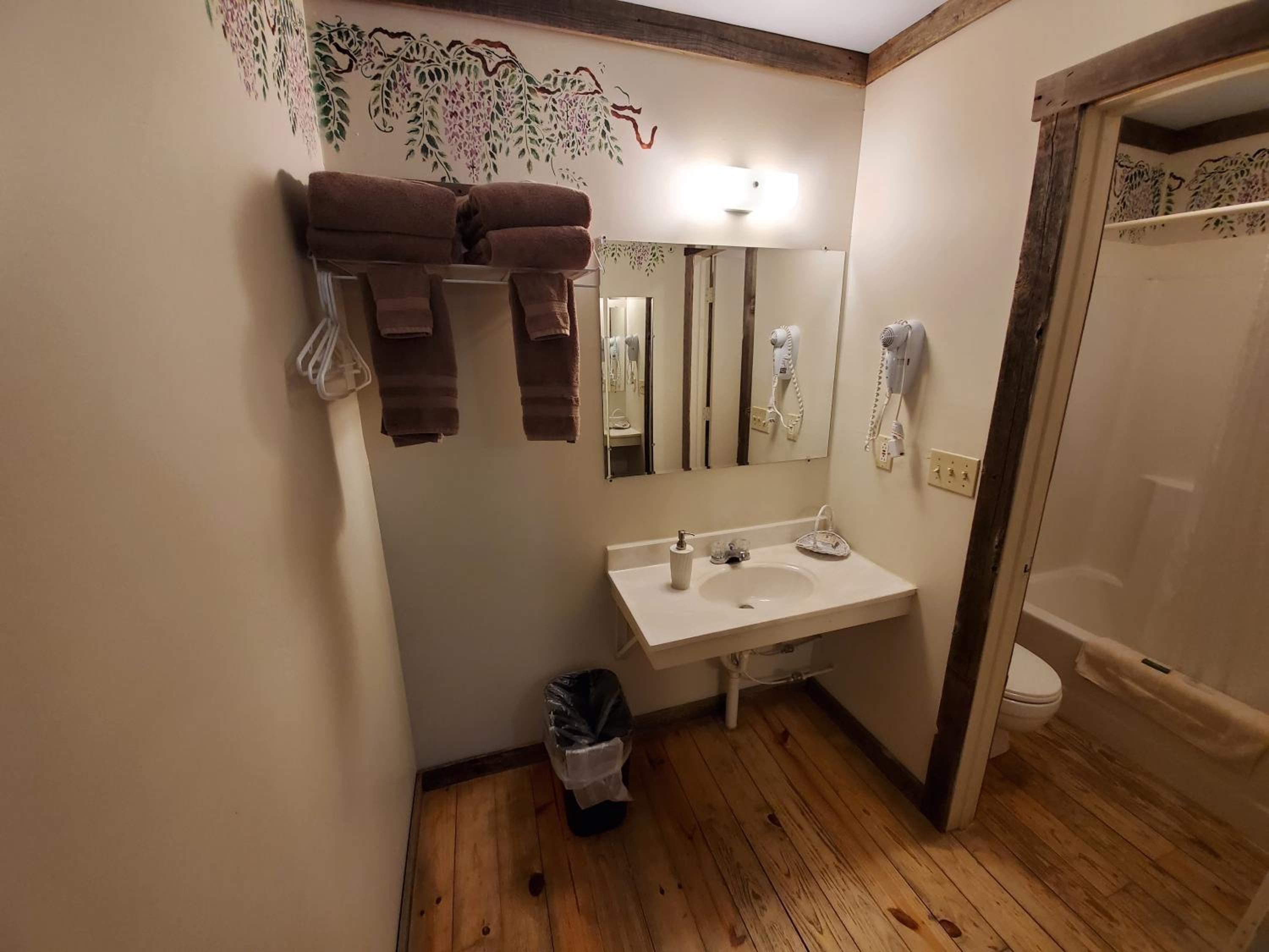 Jamesport Inn