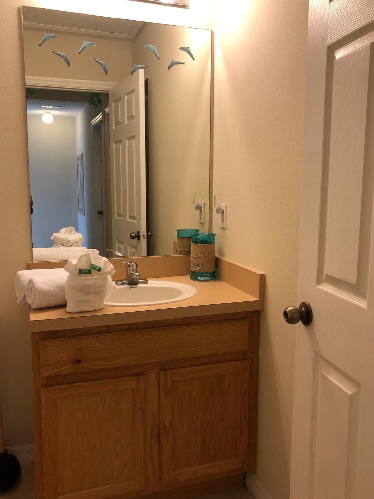 Gated Emerald island resort townhome, Overlook Pool, 3 miles to Disney, rent by owner view 5