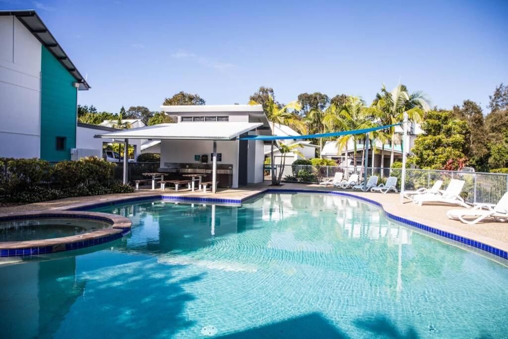 Tropical Retreat in 2 Bedroom Townhouse