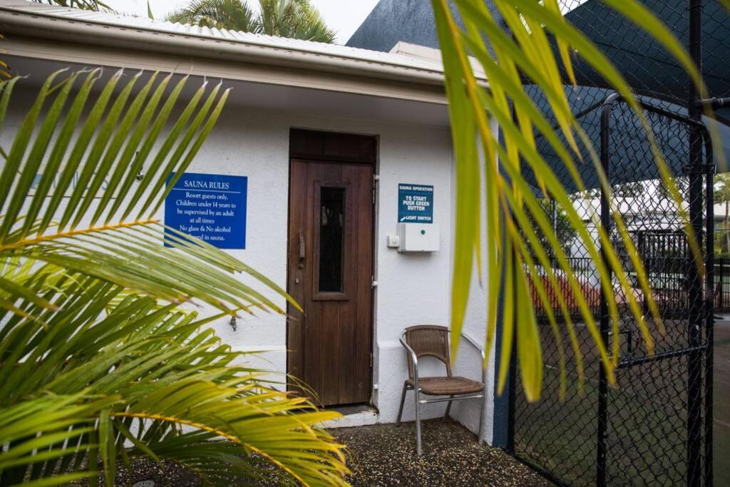Tropical Retreat in 2 Bedroom Townhouse