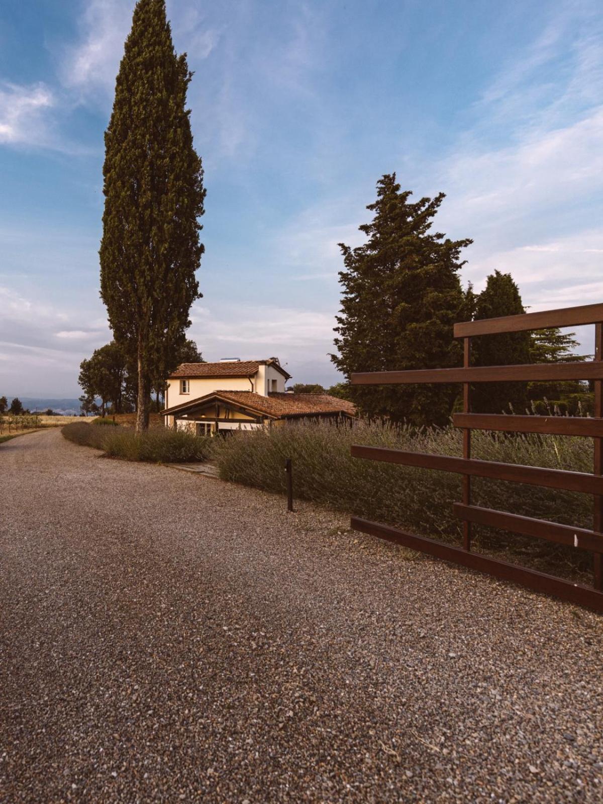 Borgo Le Colline Luxury Agriturismo in Tuscany view 3