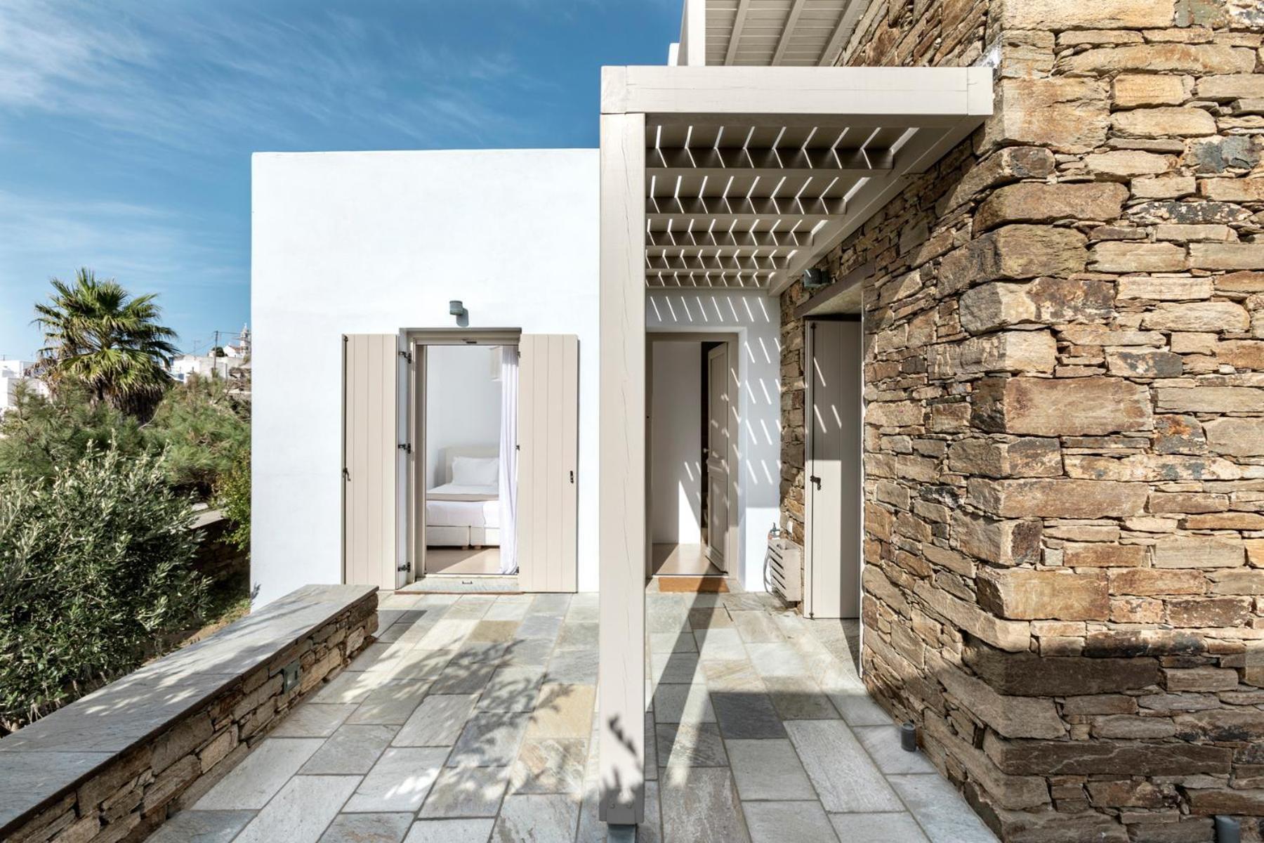 White Tinos Luxury Suites