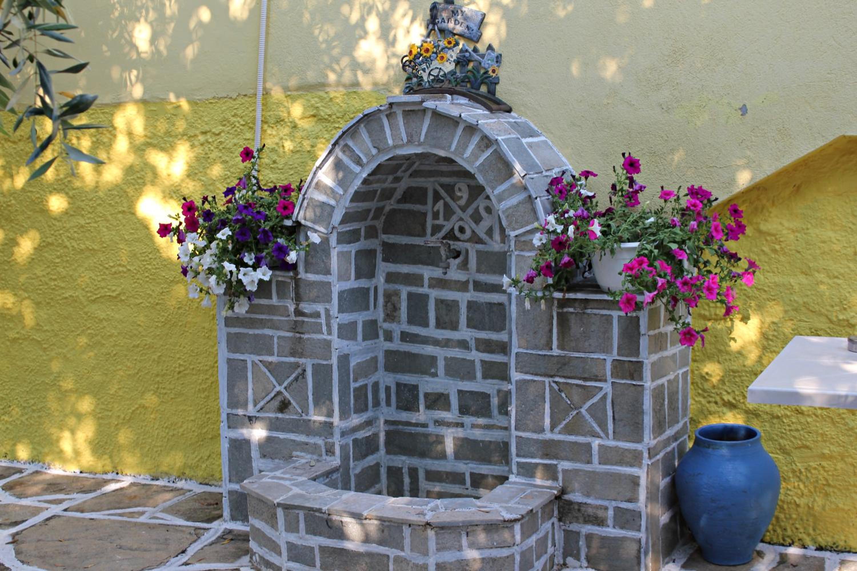 Photo 9
