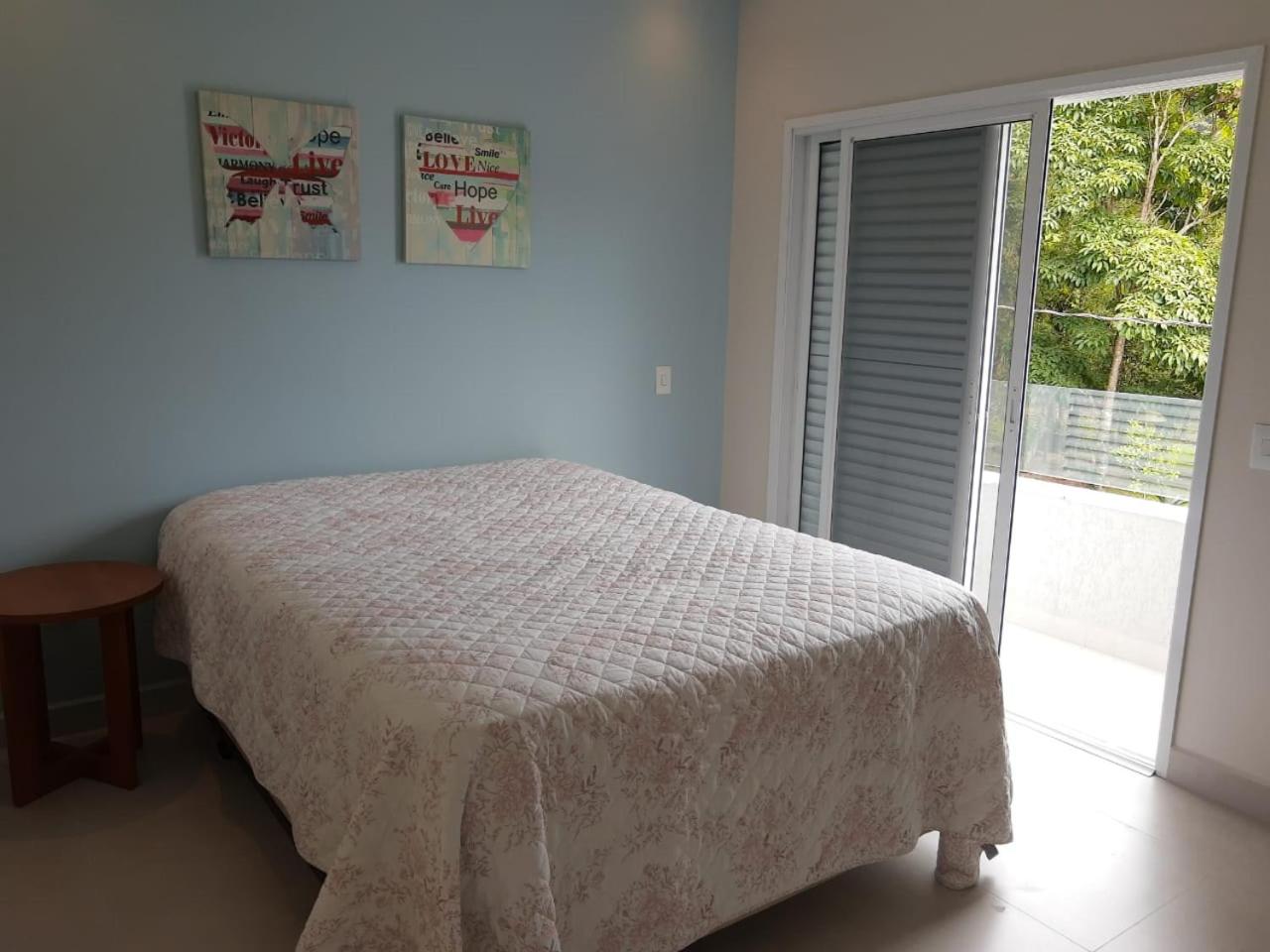Casa Alto Padrão em Ubatuba em Condomínio