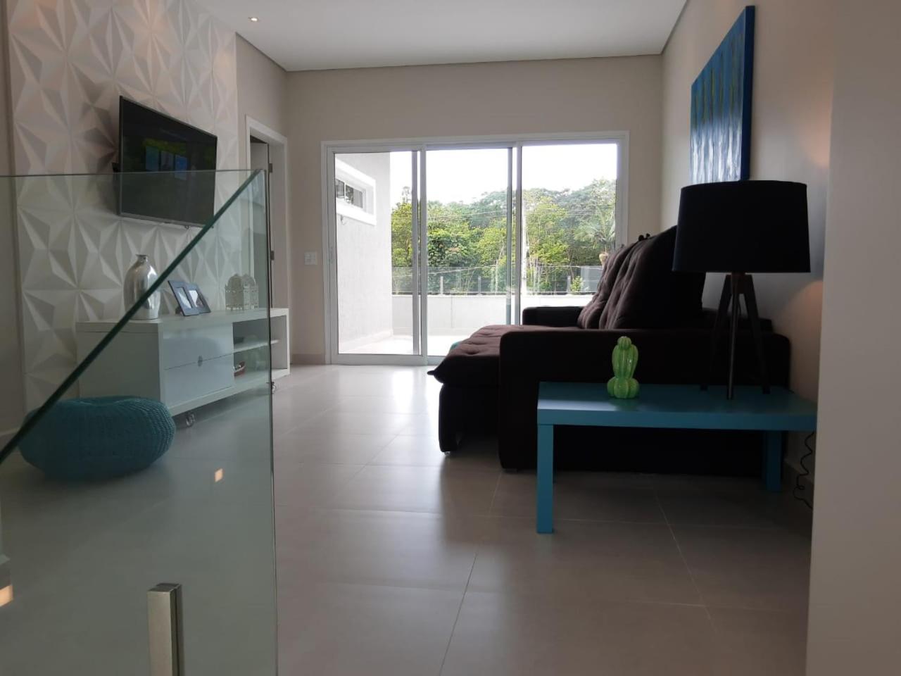 Casa Alto Padrão em Ubatuba em Condomínio