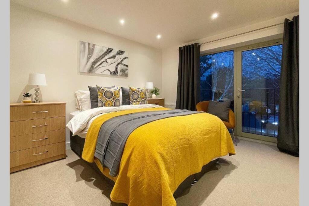 3 York Mews view 5