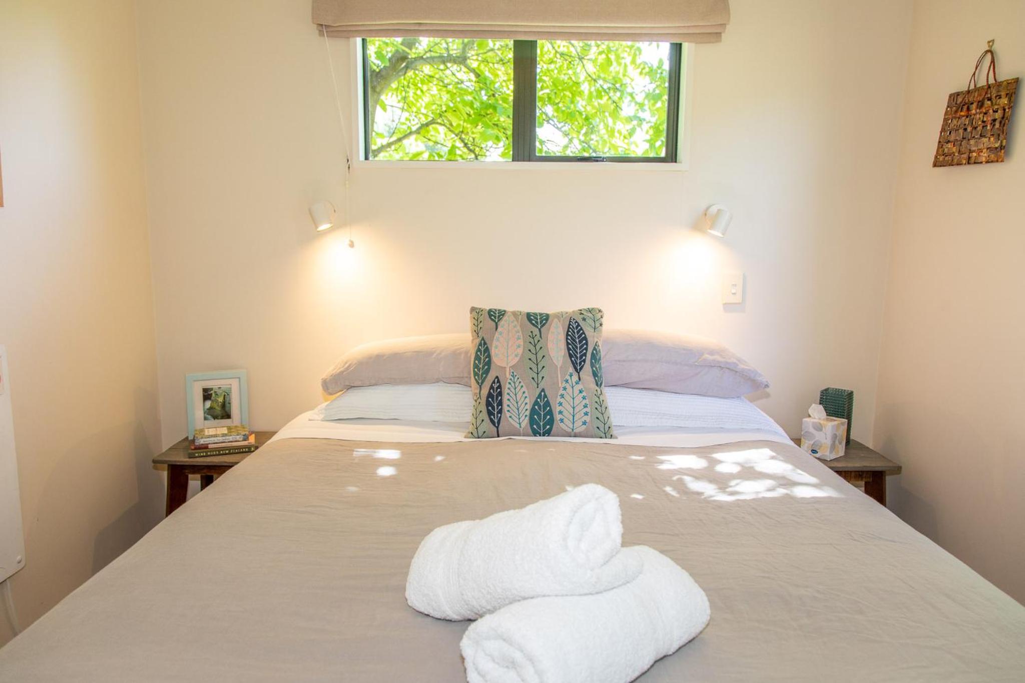 Arrowtown Country Cottage view 5
