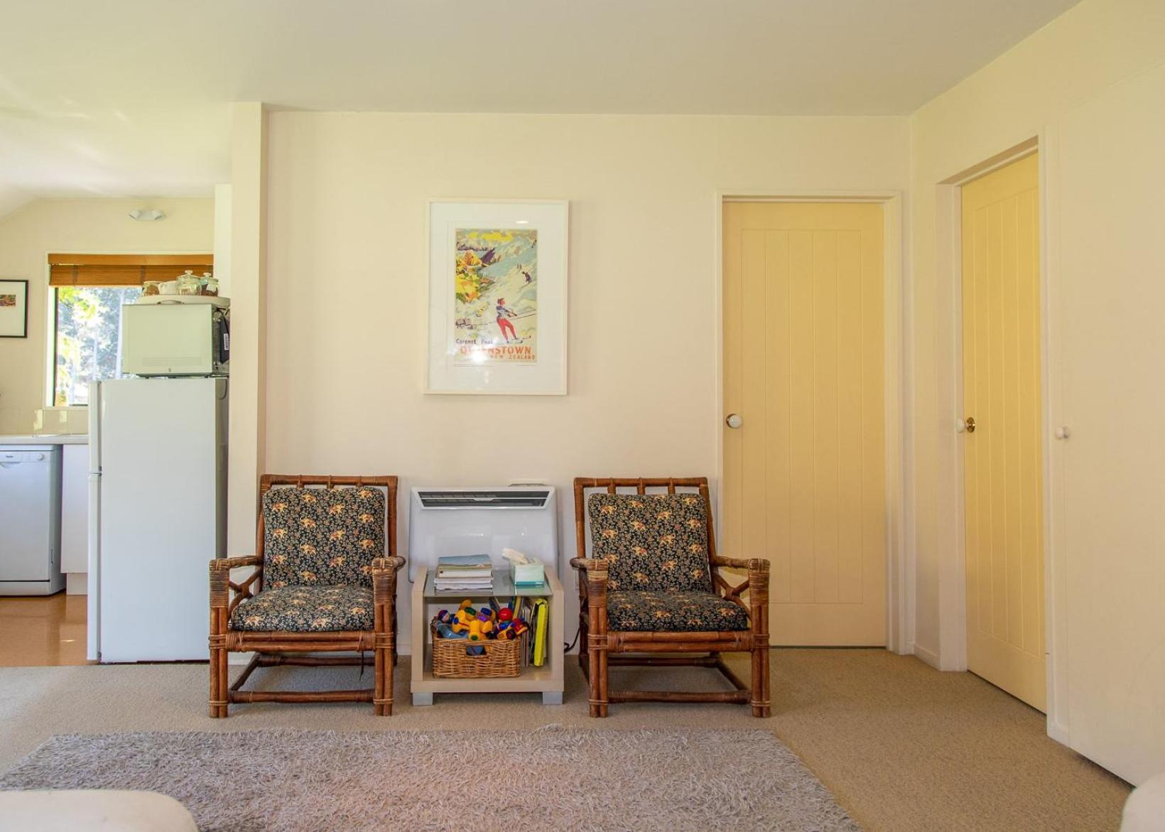 Arrowtown Country Cottage view 4