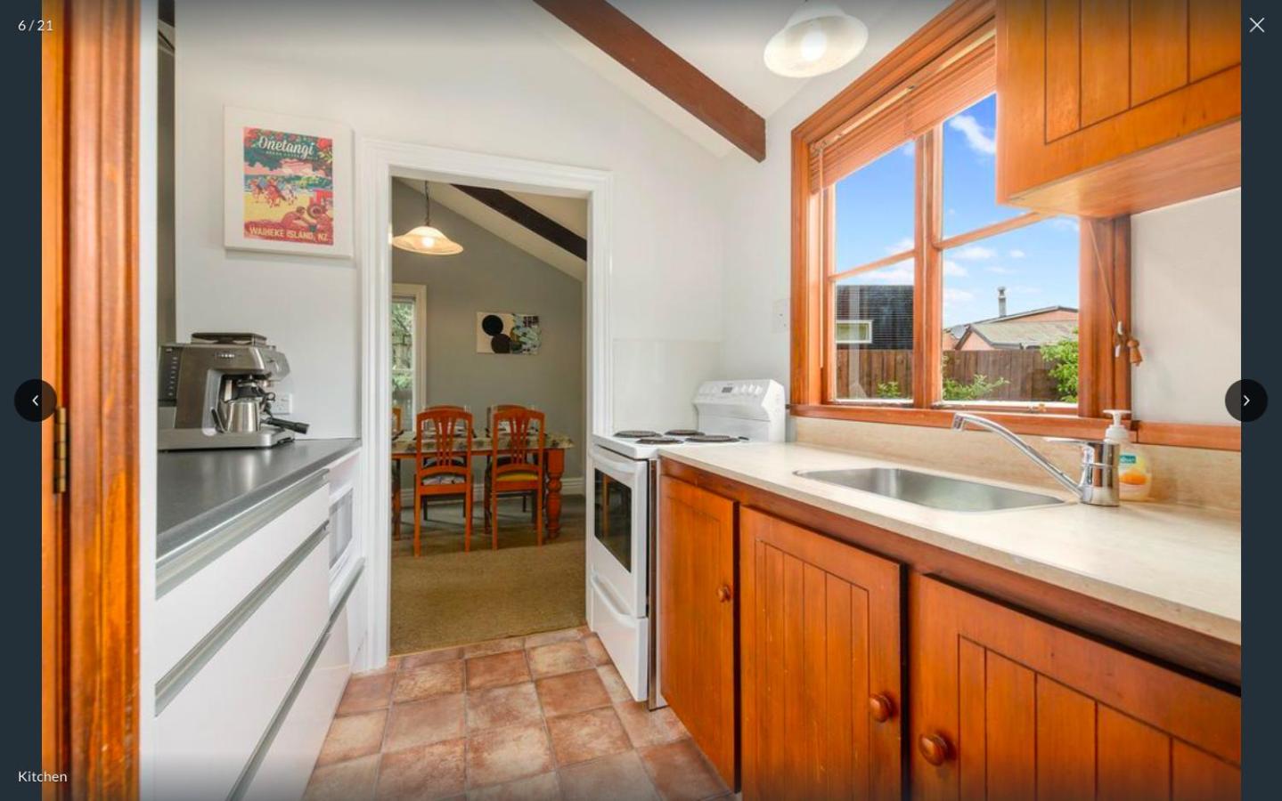 Central Peach - Queenstown Holiday Home view 5