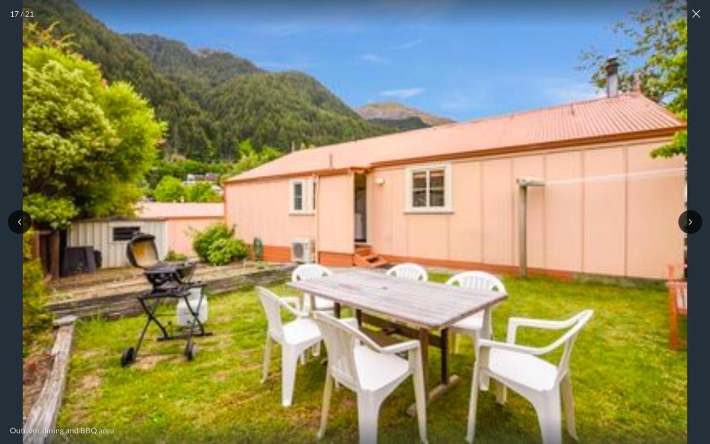 Central Peach - Queenstown Holiday Home view 4
