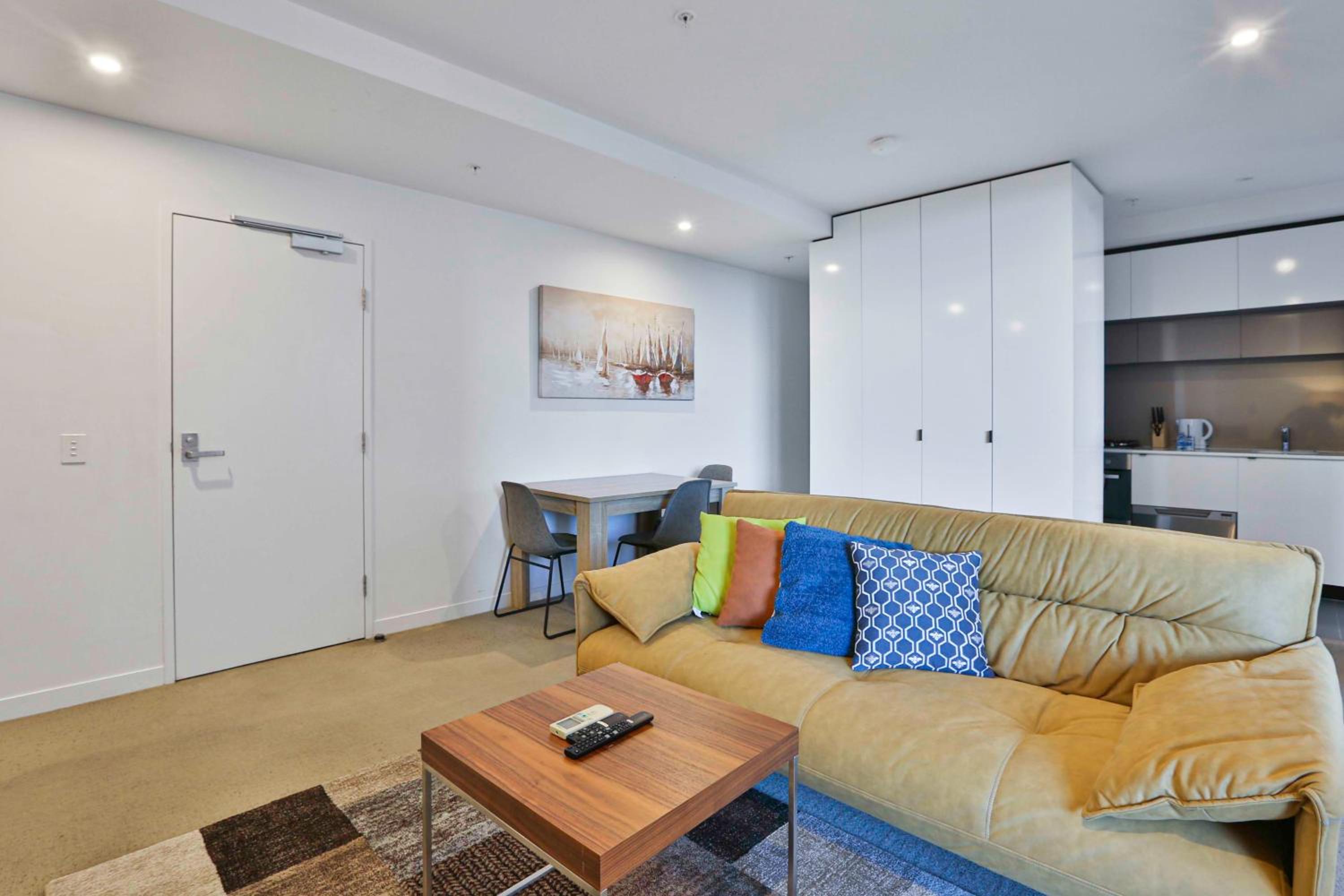 MY80 Apartment located in the inner of Melbourne CBD view 5