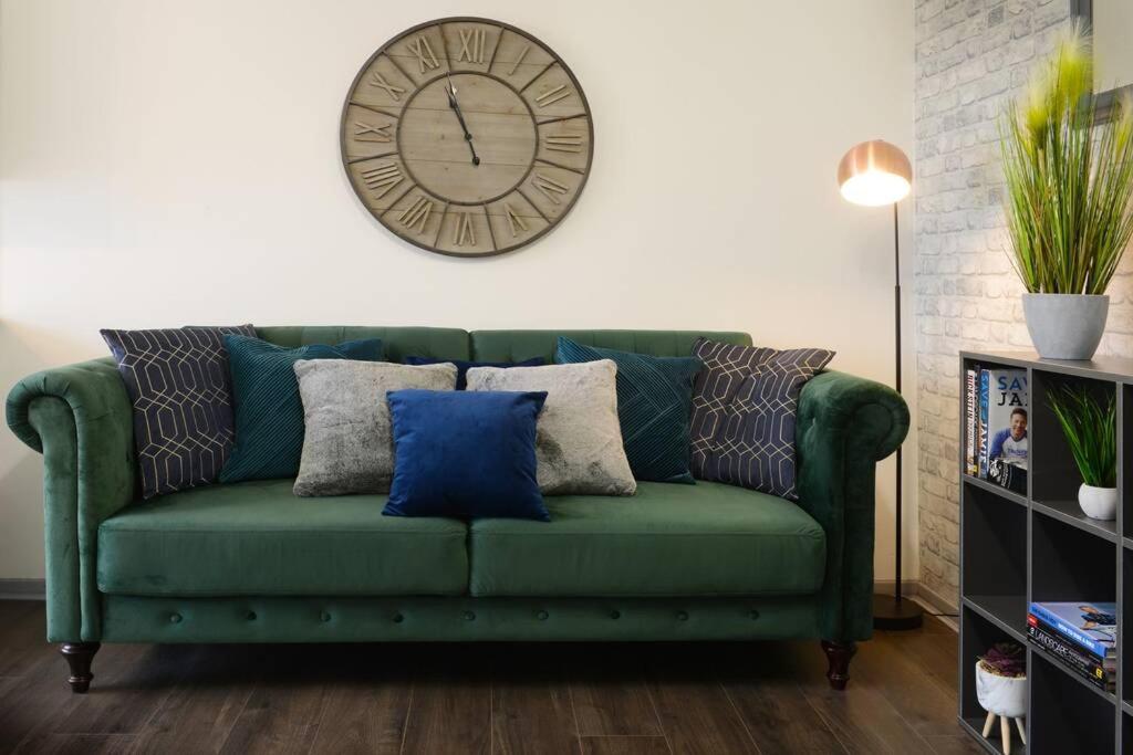 Hotel Canterbury Comfortable 6 Bed House - Brymore Lodge Entire House