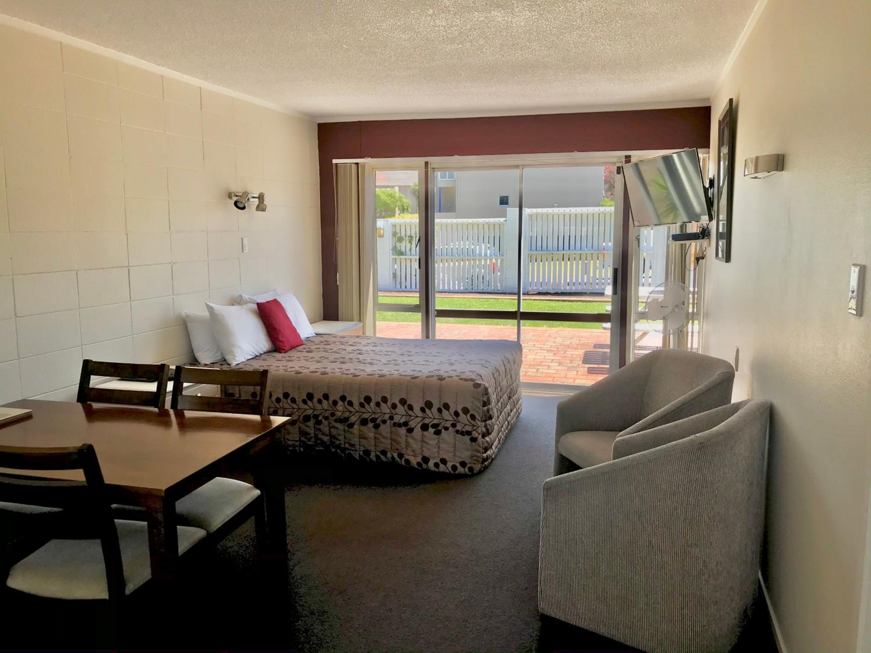 Tui Oaks Motel — photo 90