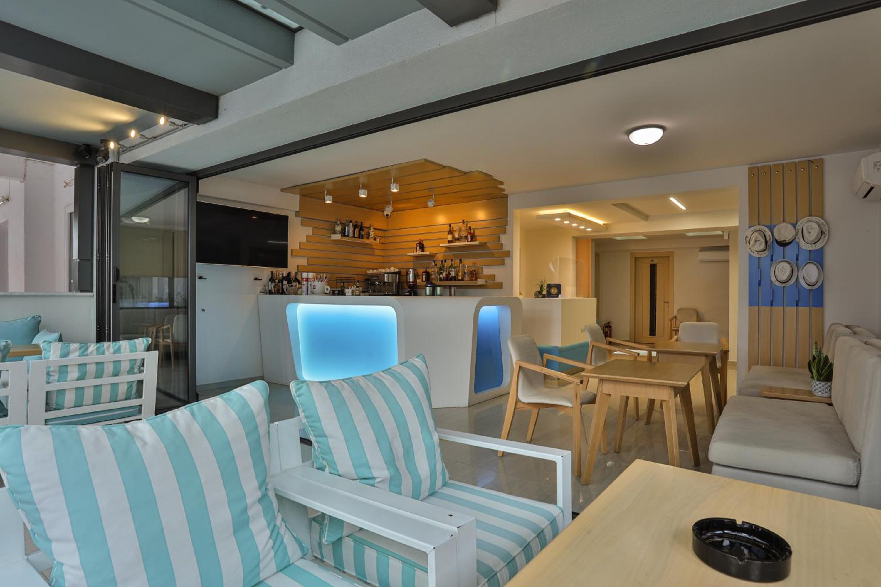 Alarzo Rooms